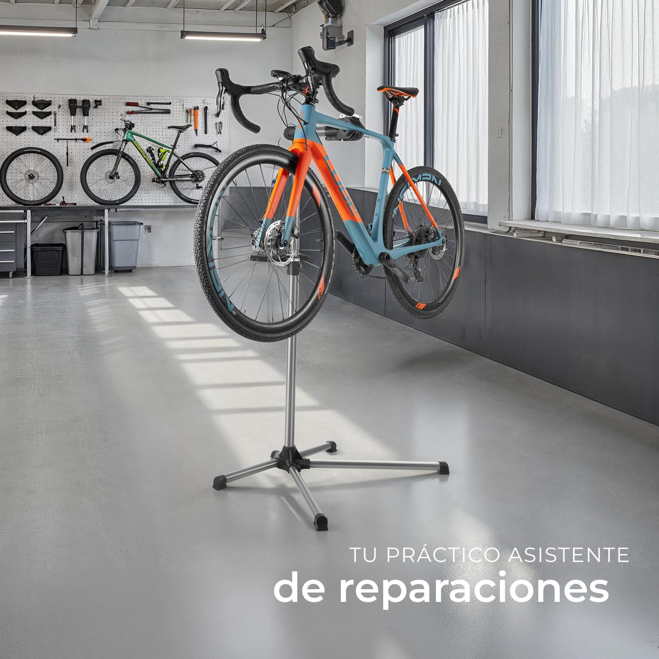 tectake® Soporte Bicicleta Suelo, Ajustable en Altura, Giratorio 360º, Soporte Bici Plegable con Bandeja, Herramientas Bicicleta Montaña o Carretera, Fácil Montaje, Firme y Estable, Carga máxima 45 kg