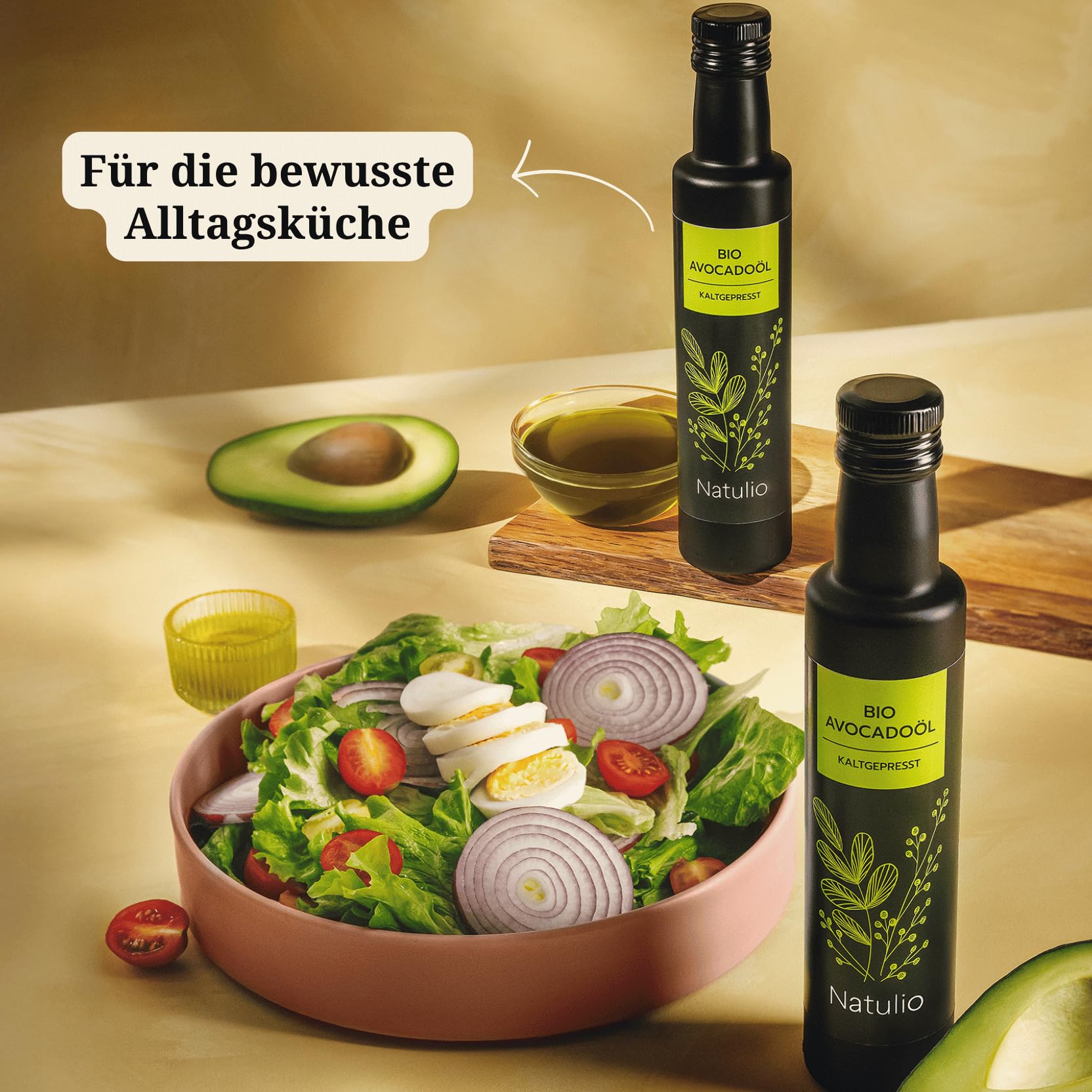 Natulio BIO Avocadoöl kaltgepresst 500ml doppelte Menge - zur Ernährung sowie zur Hautpflege geeignet - reich an Vitamin E und ungesättigten Fettsäuren - zertifiziert nach DE-ÖKO-006