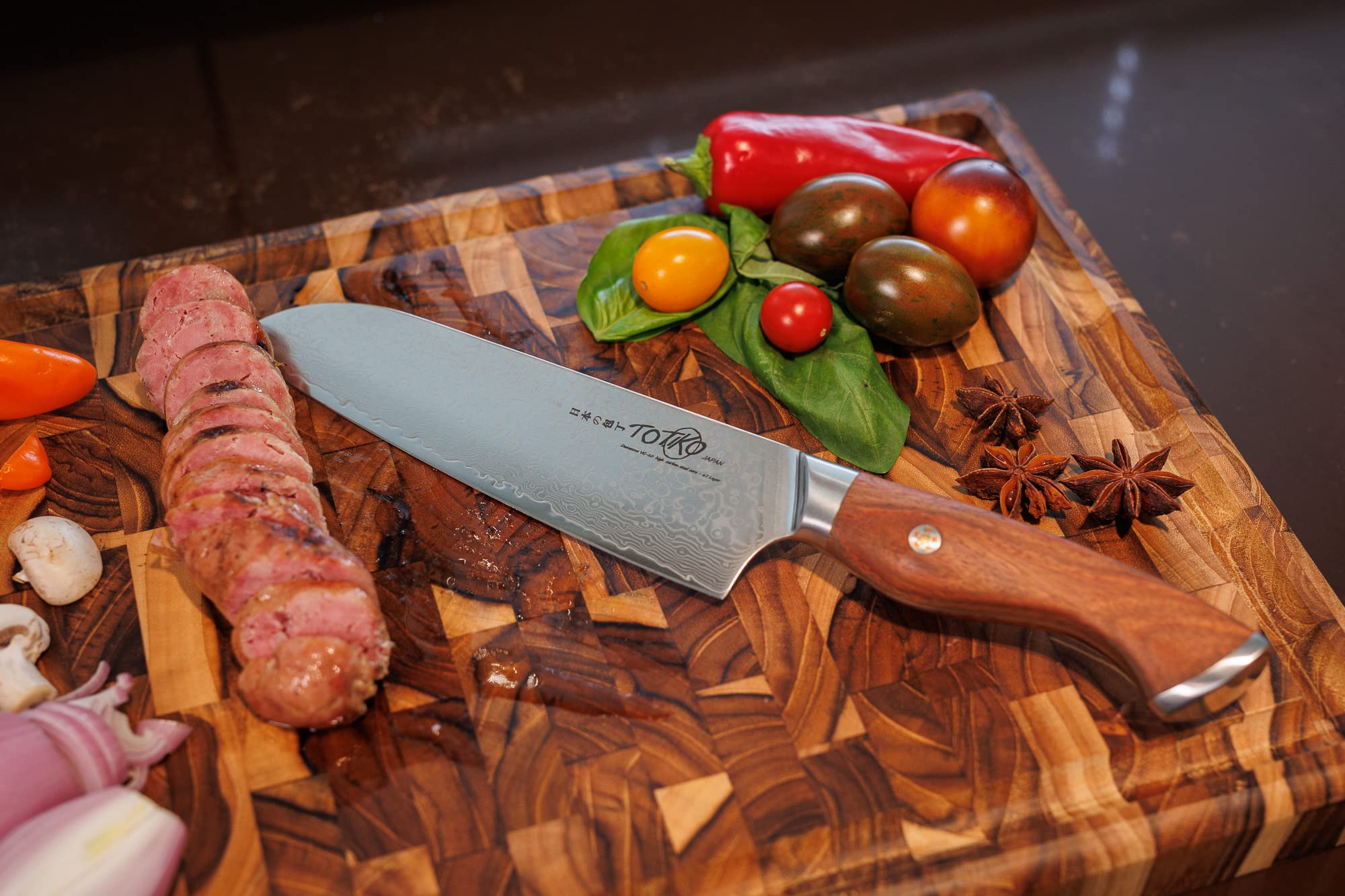 Toyotomi Japan Coltello Santoku Damasco 18cm – Lama In Acciaio 67 Strati, Manico In Legno Di Rosa – Professionale Per Carne, Pesce E Verdure