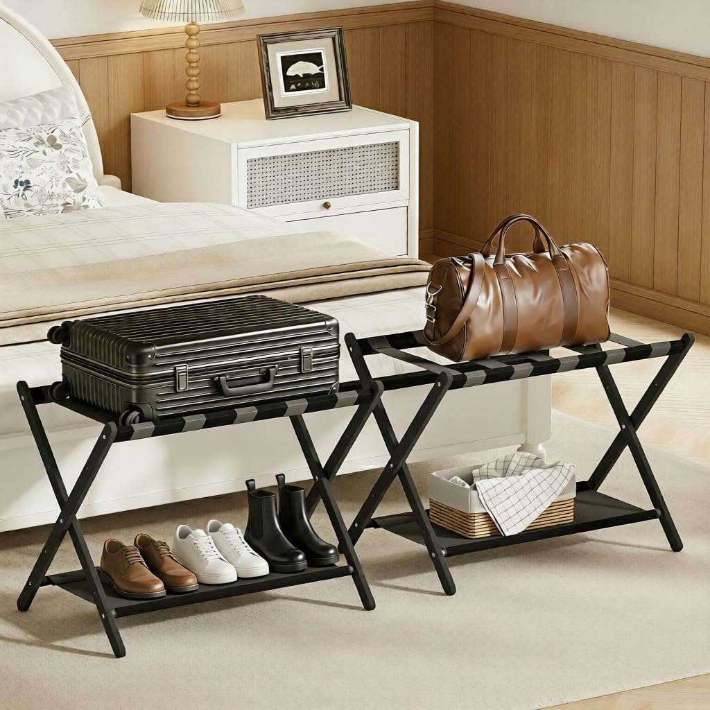 BAMBOOHOMIE Paquete de 2 portaequipajes de bambú para habitación de invitados, soporte plegable de 26.7 pulgadas con estante de almacenamiento de tela, soporte de equipaje grueso para dormitorio