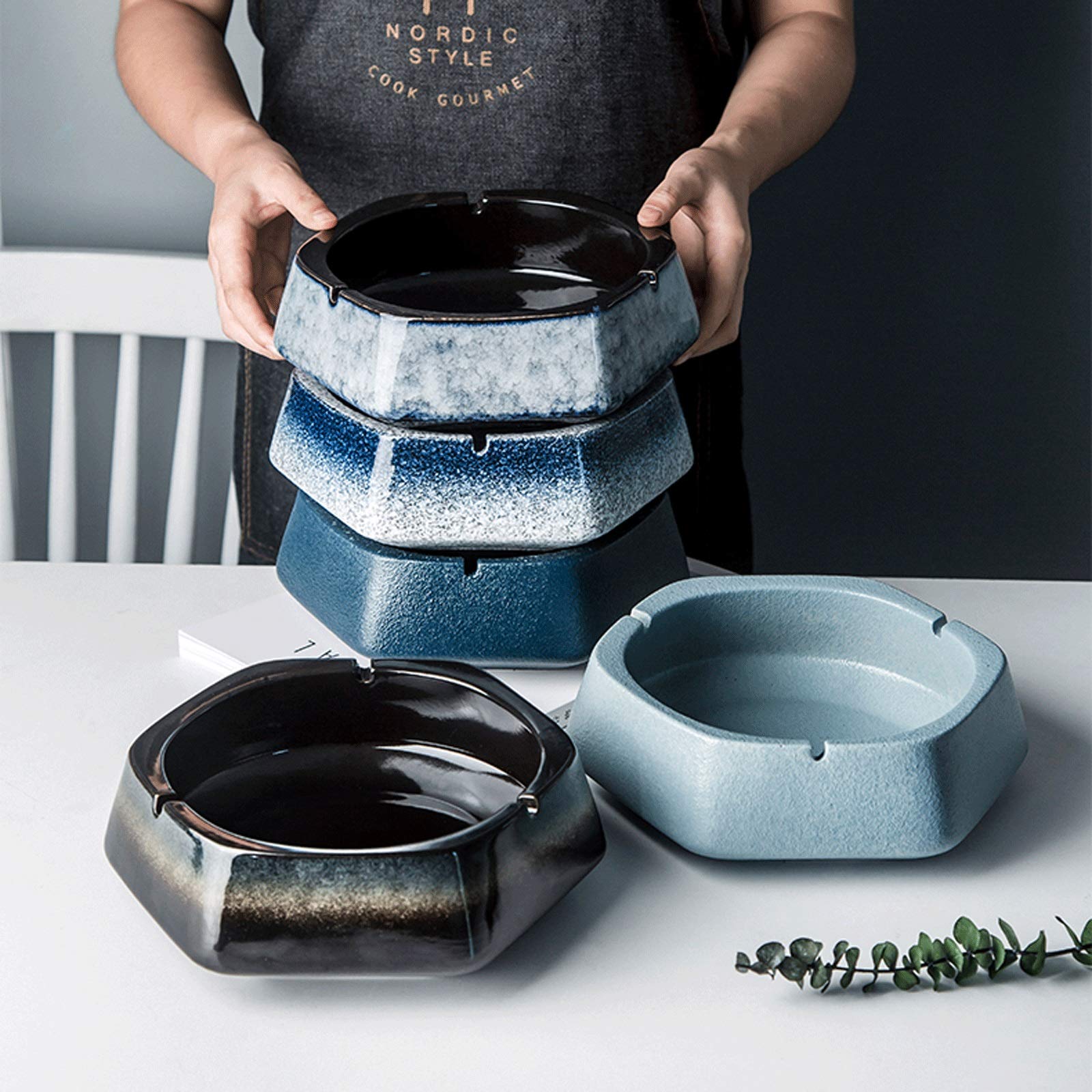 渡辺金属工業 日本製蓋付き灰皿 OHR/1Lサイズ レッド OHR/1L 1個 - アスクル 灰皿 コンパクト ふた付き樹脂レトロ灰皿大容量ポータブル灰皿ホームオフィスデスクトップデコレーションクラフトホームオフィスに適してい