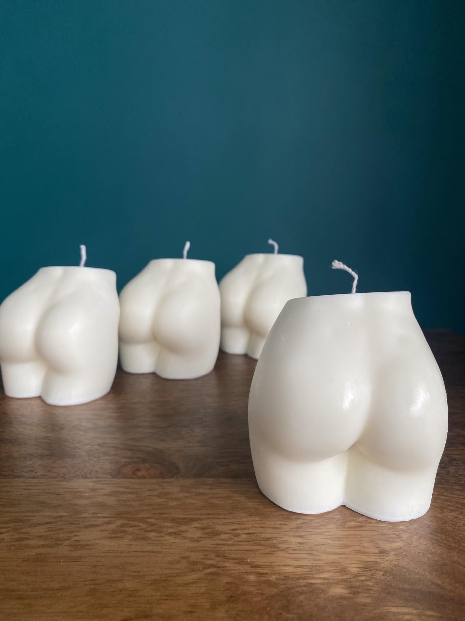 Mabel & Ivy Women's 8Cm Booty Candle | Hand Poured | Bottom | Body | Behind | Lady Curves Fragranced Soy Wax Candle (Lady Millions)