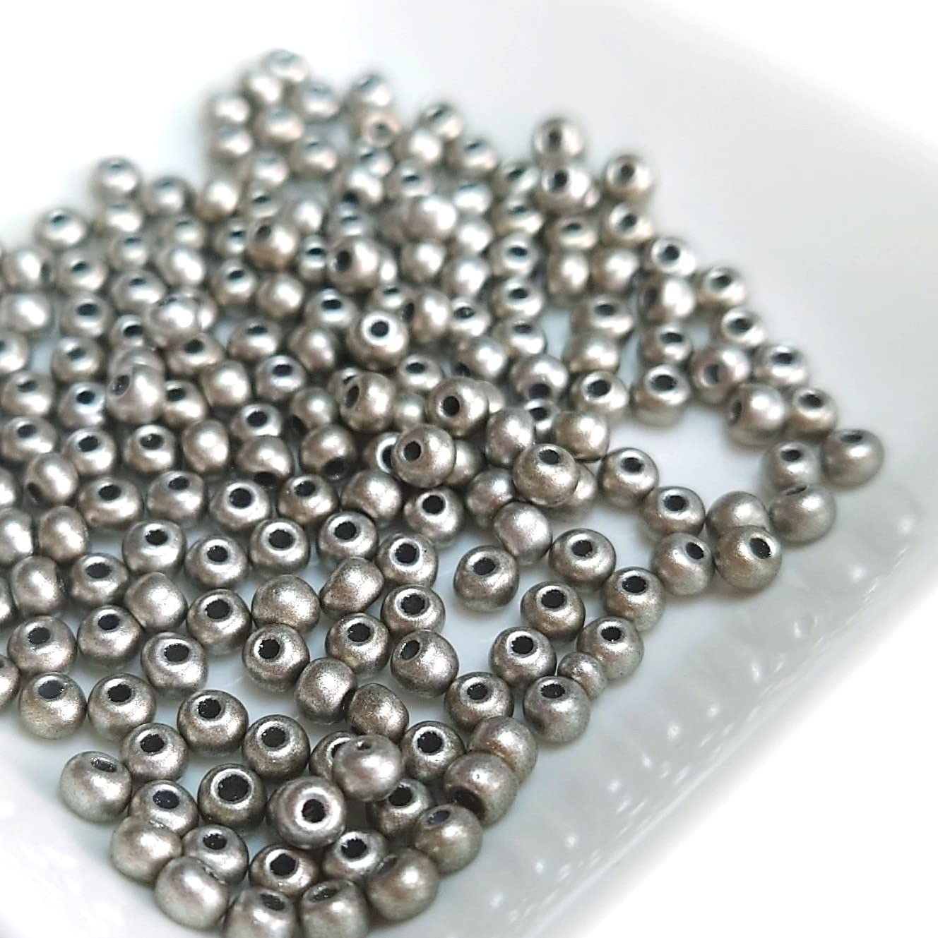Amazon | シードビーズ シルバー 3mm 10g メタルカラー ガラスビーズ