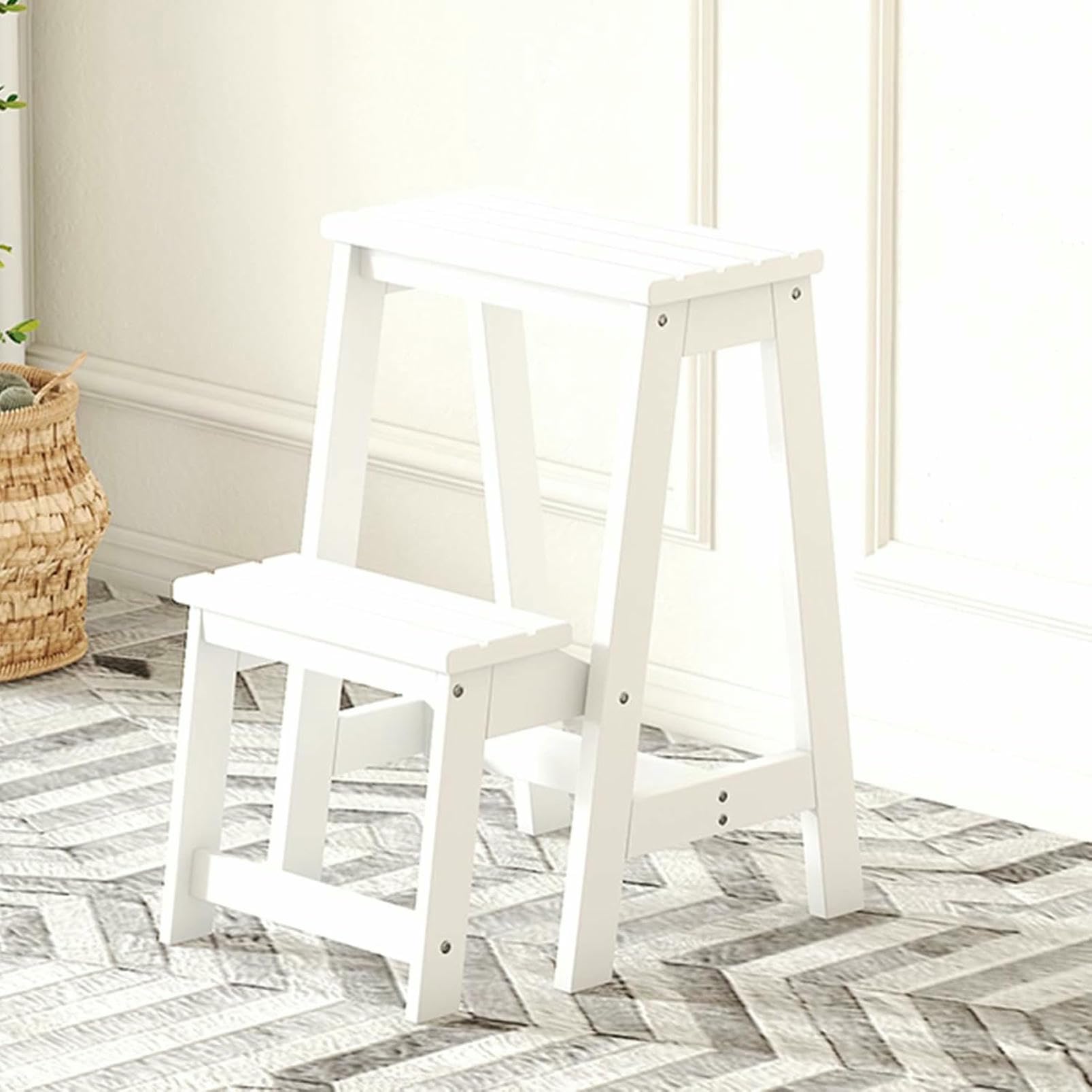 Chaise en Bois Escalera CNPRAZ : le petit reposapiés chaleureux pour votre foyer