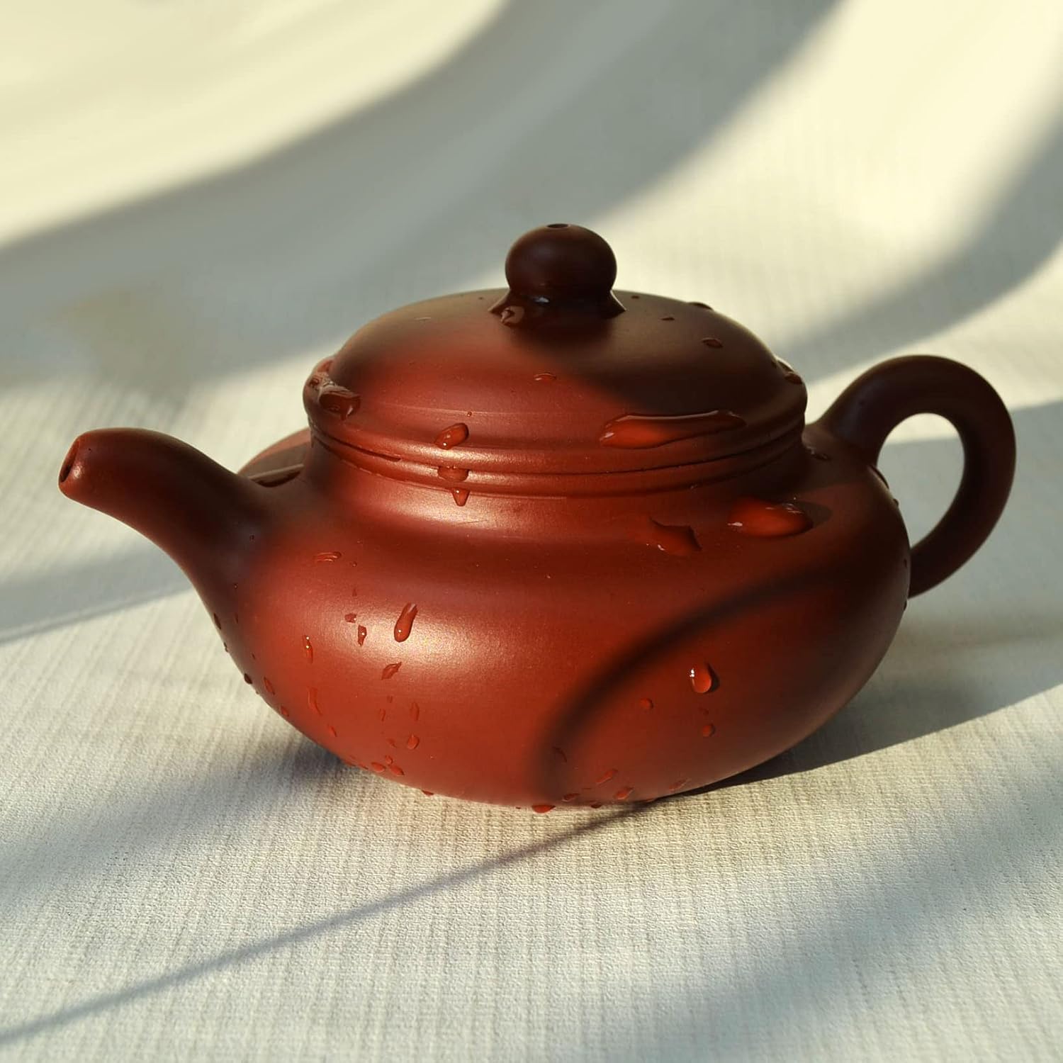 Nеw Prоduсt Yxhupot Teapot 8.6oz Chinese Yixing Clay Genuine Red Zisha Classics Pot Infusers Tea (Red)