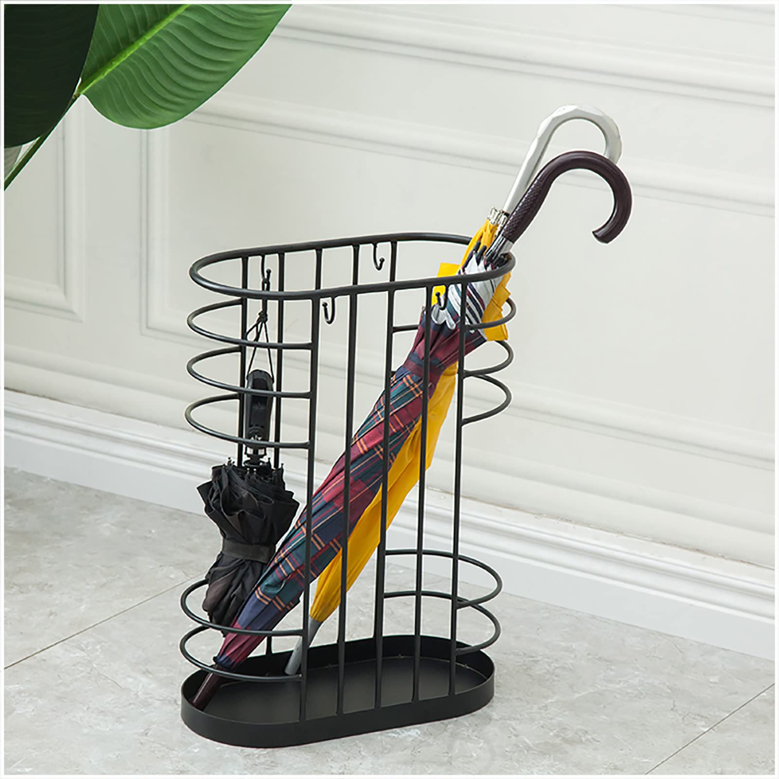 Support de rangement antirouille pour parapluies avec crochets pratiques