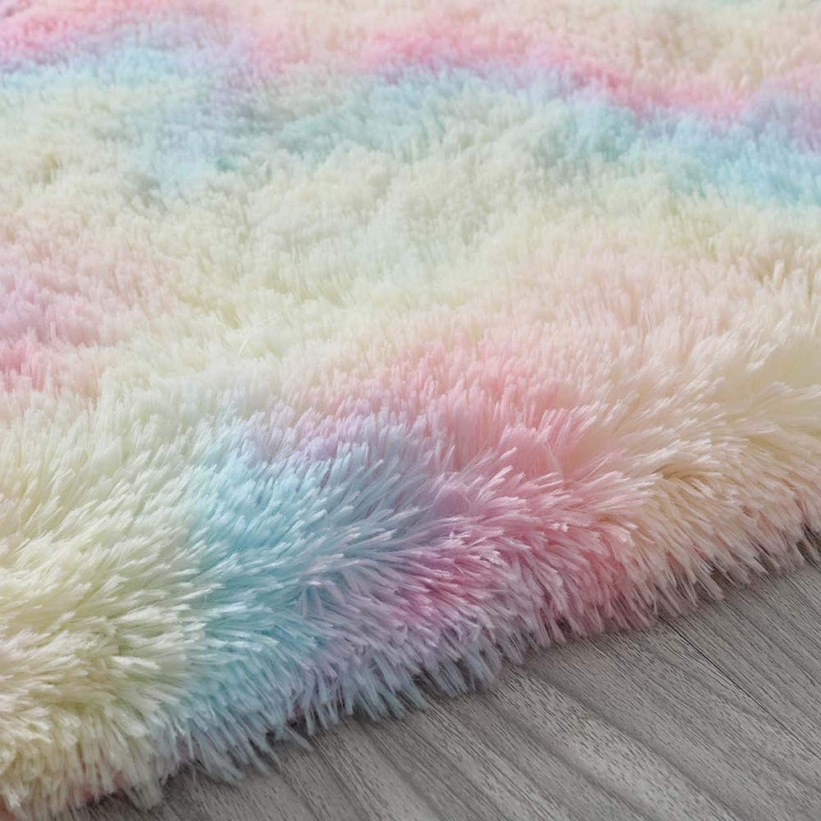Tapis Moelleux et Doux 100x200cm, Grand Tapis en Fausse Fourrure Duveteuse, idéal pour Le Salon, la Chambre d'enfant et la décoration intérieure.