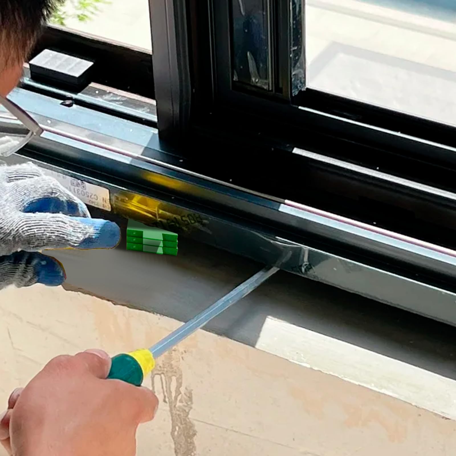 Assortiment de 100 cales en plastique, 6 tailles de cales en plastique de 1 mm à 6 mm, lot d'entretoises d'emballage, code couleur et facile à installer, pour latte, fixation et espacement de cadre de