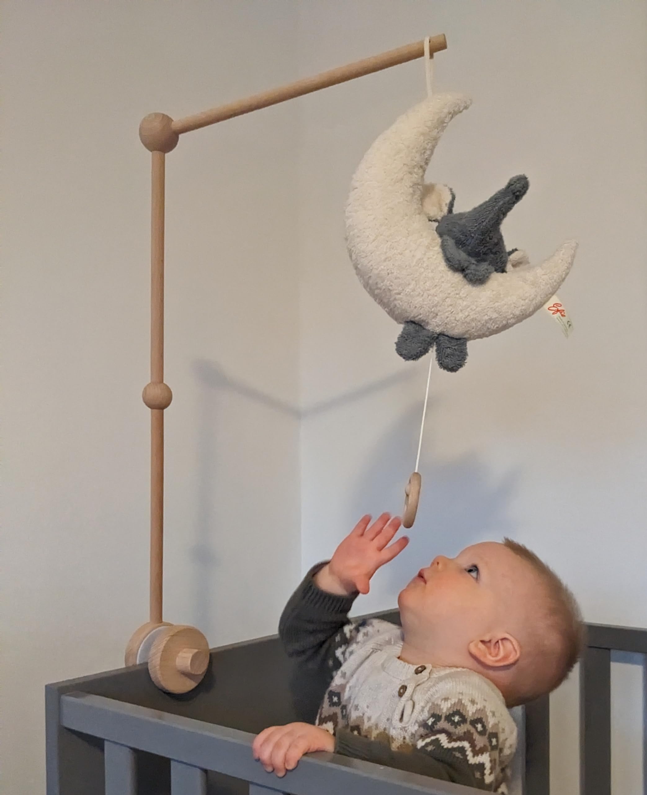 Efie Bio-Spieluhr Elefant auf Mond -100 % Baumwolle (kbA), Schurwollfüllung (kbT) - handgefertigt in Deutschland GOTS-zertifiziert - nachhaltiges Babyspielzeug - Mozart (Schlafe mein Prinzchen)