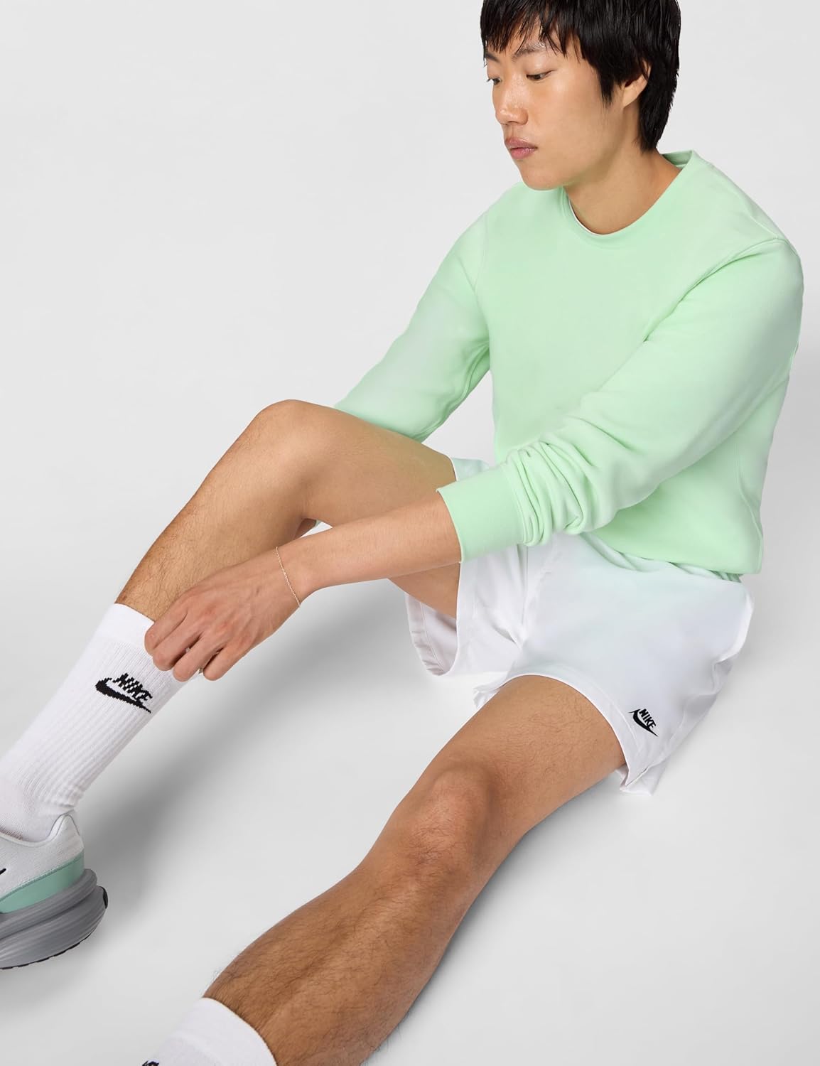 Nike Men's Club Woven Flow Shorts - Image 3