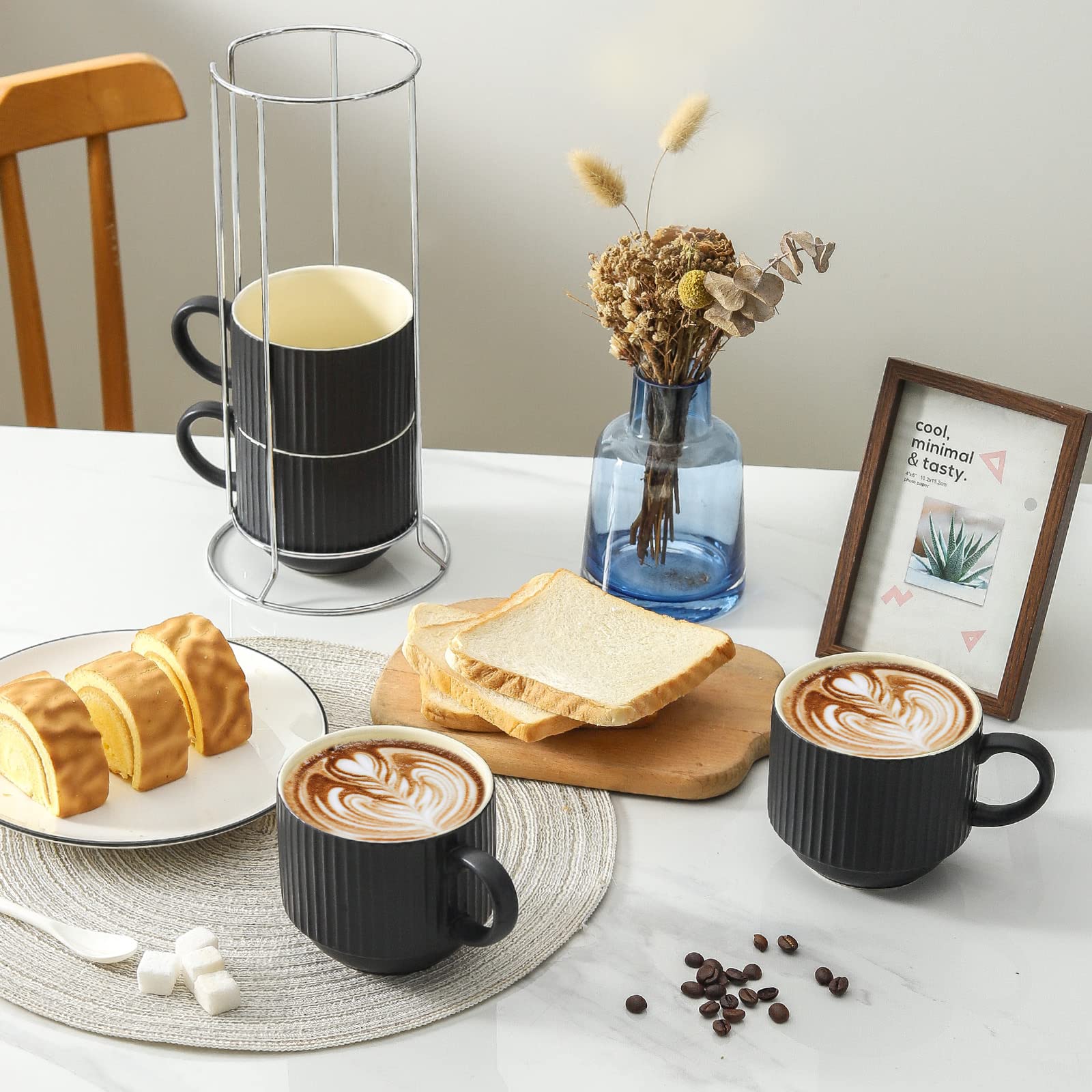 Hasense Kaffeetassen aus Keramik, 4-teiliges Set mit Ständer, stapelbar, groß, Porzellan, gerippt, für Cappuccino, Tee, heißen Kakao, Getränke, spülmaschinen- und mikrowellengeeignet, Schwarz