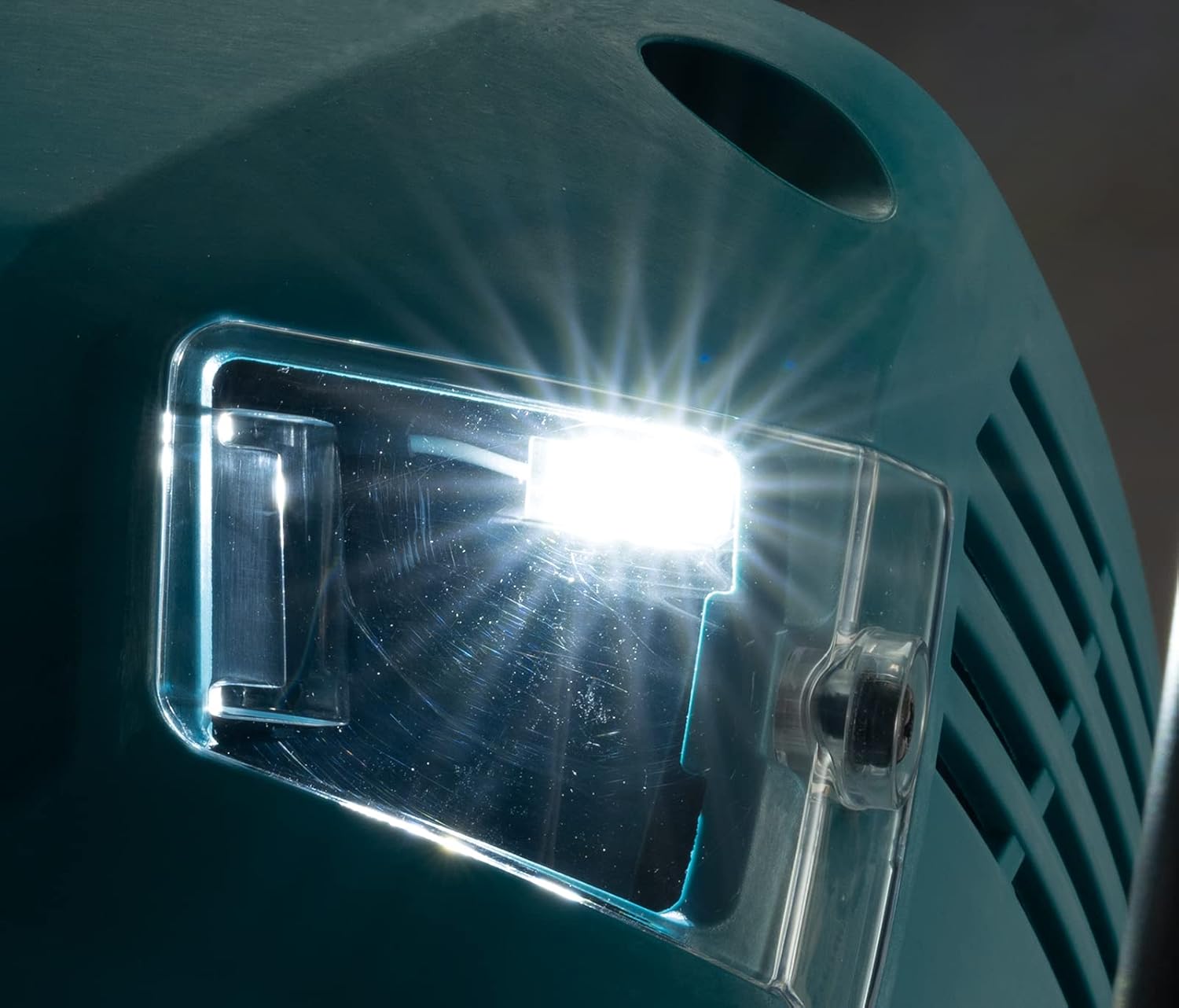 Close-up of Makita CE001GZ LED job light