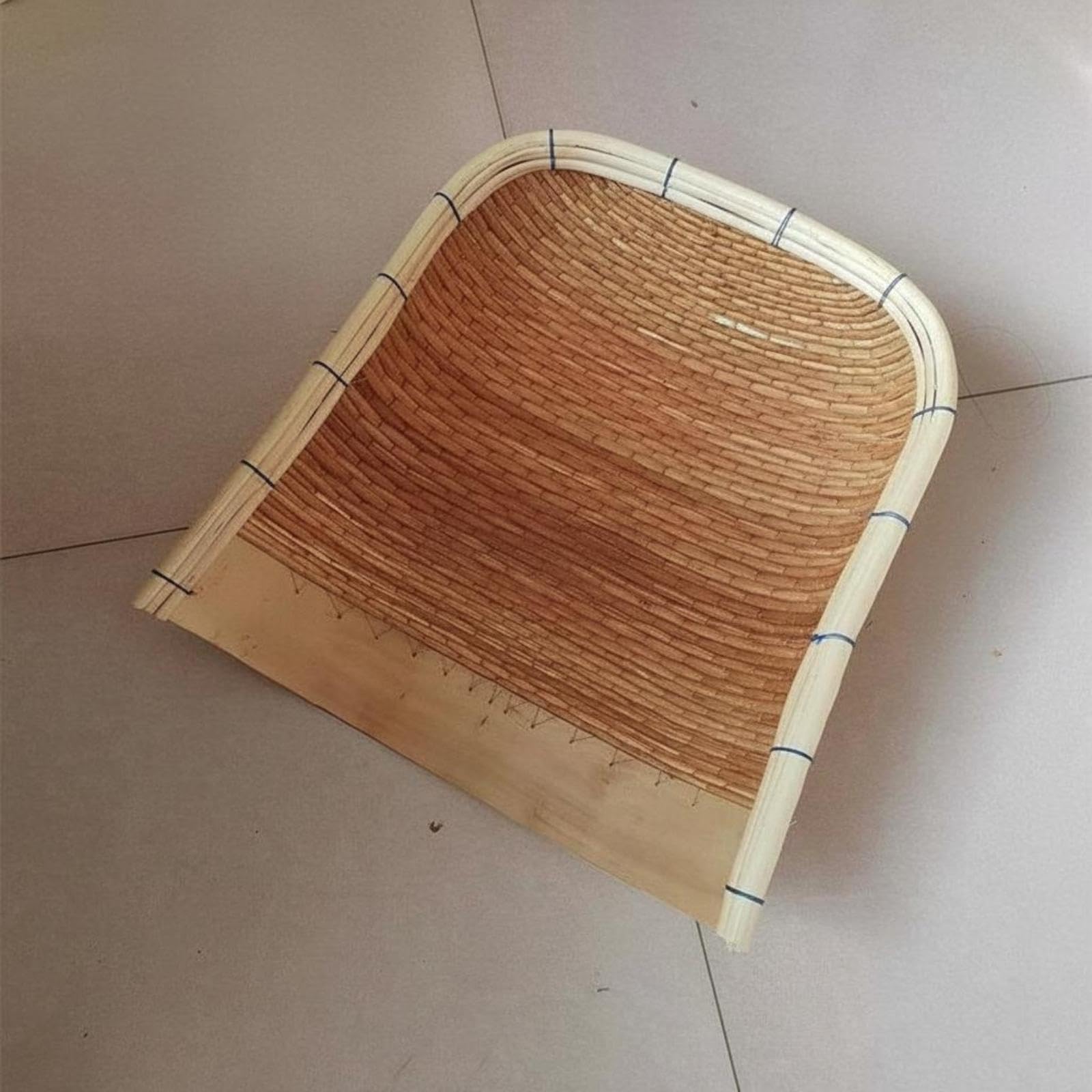 Kitchen Storage, sturdy Handmade Bamboo Basket, Woven Dustpan Tray 47 * 45cm Red