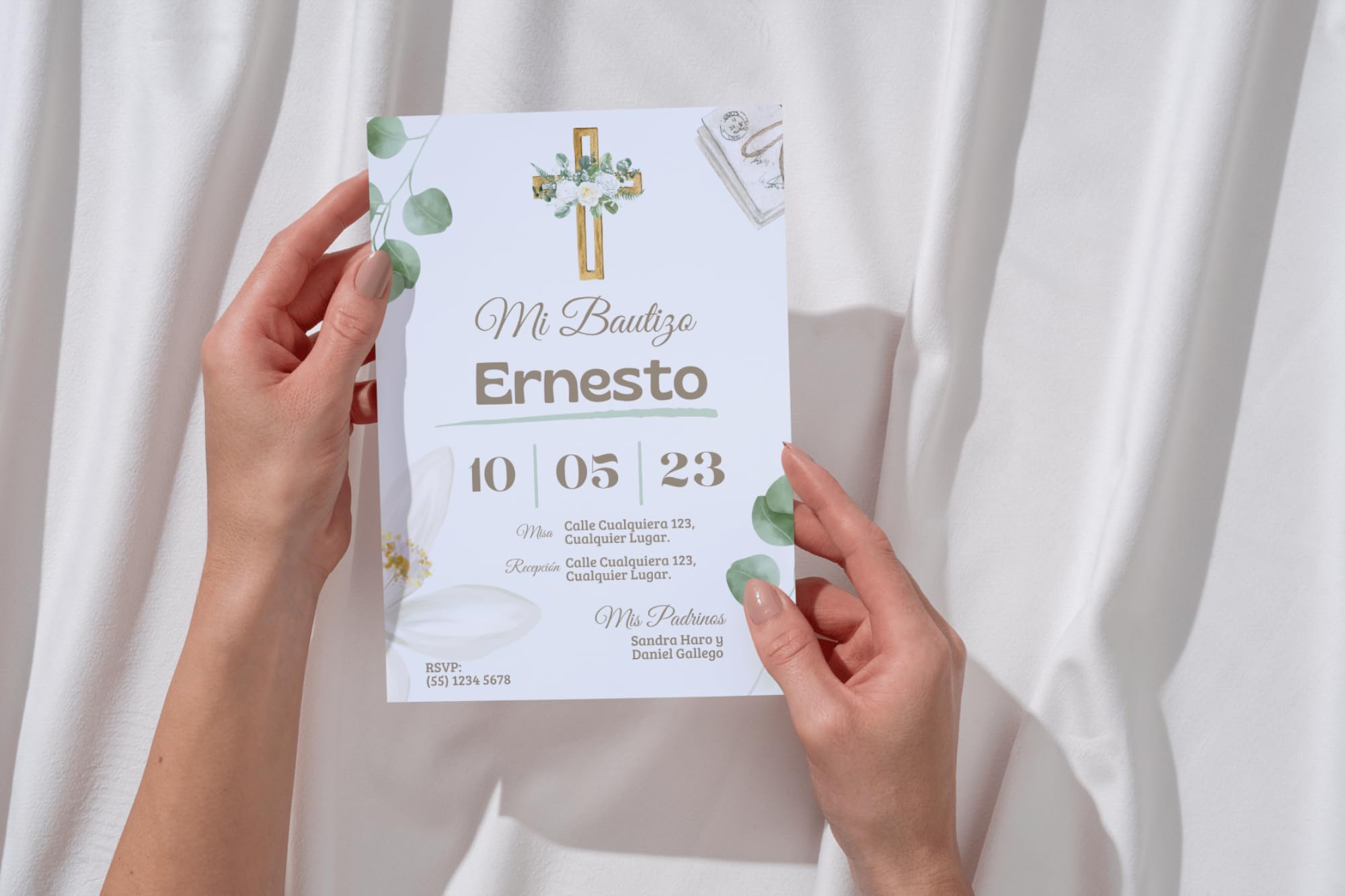Invitaciones Bautizo Niño A6 – Pack 16/24/32 – Diseño Cruz Dorada con Flores – Tarjetas Bautizo Elegantes con Sobres y Cuerda de Yute – Invitaciones Personalizadas Premium