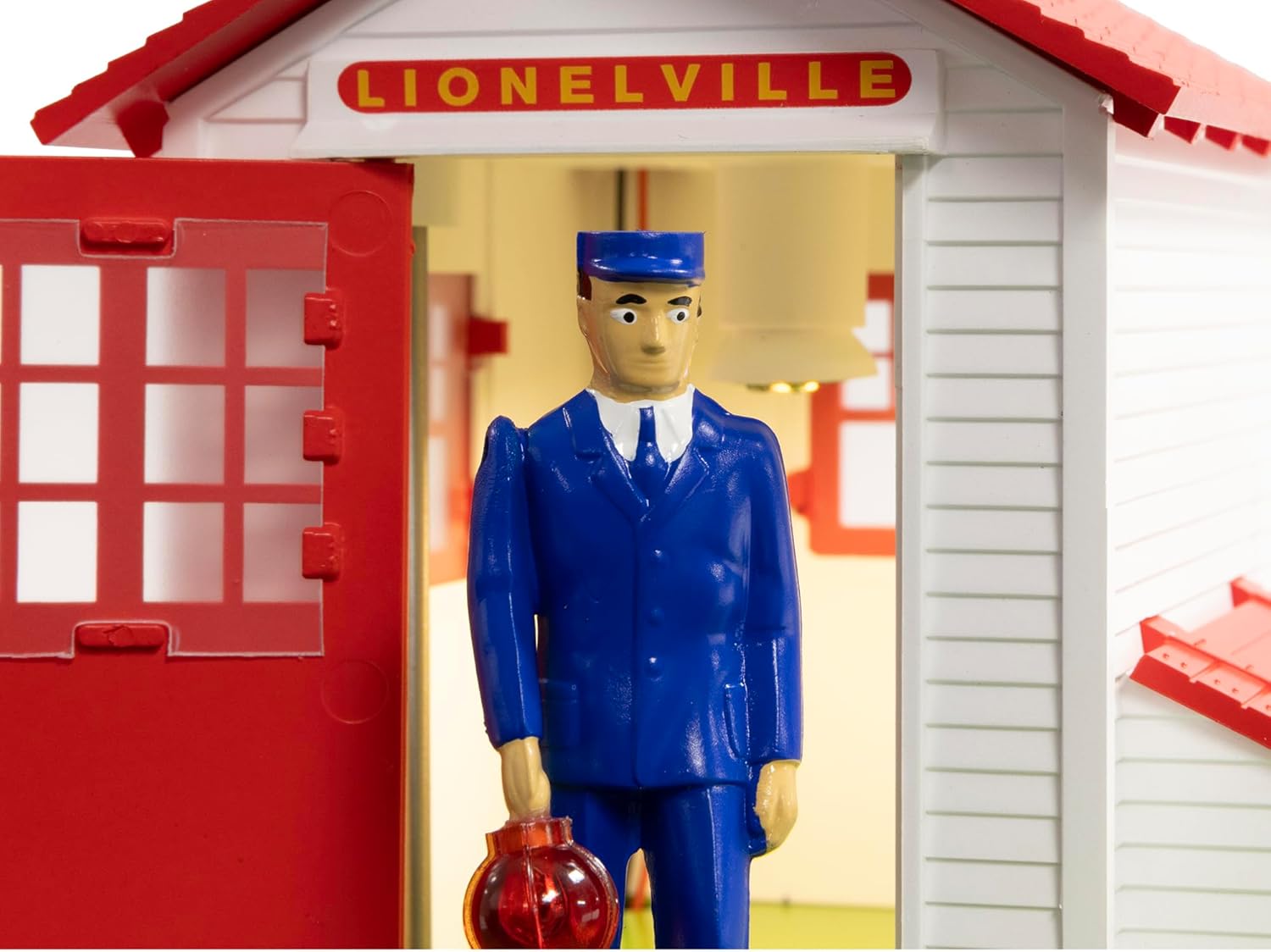 Lionel Lionelville Classic Automatic Plug-Expand-Play Gateman O Gauge Model Train Accessory