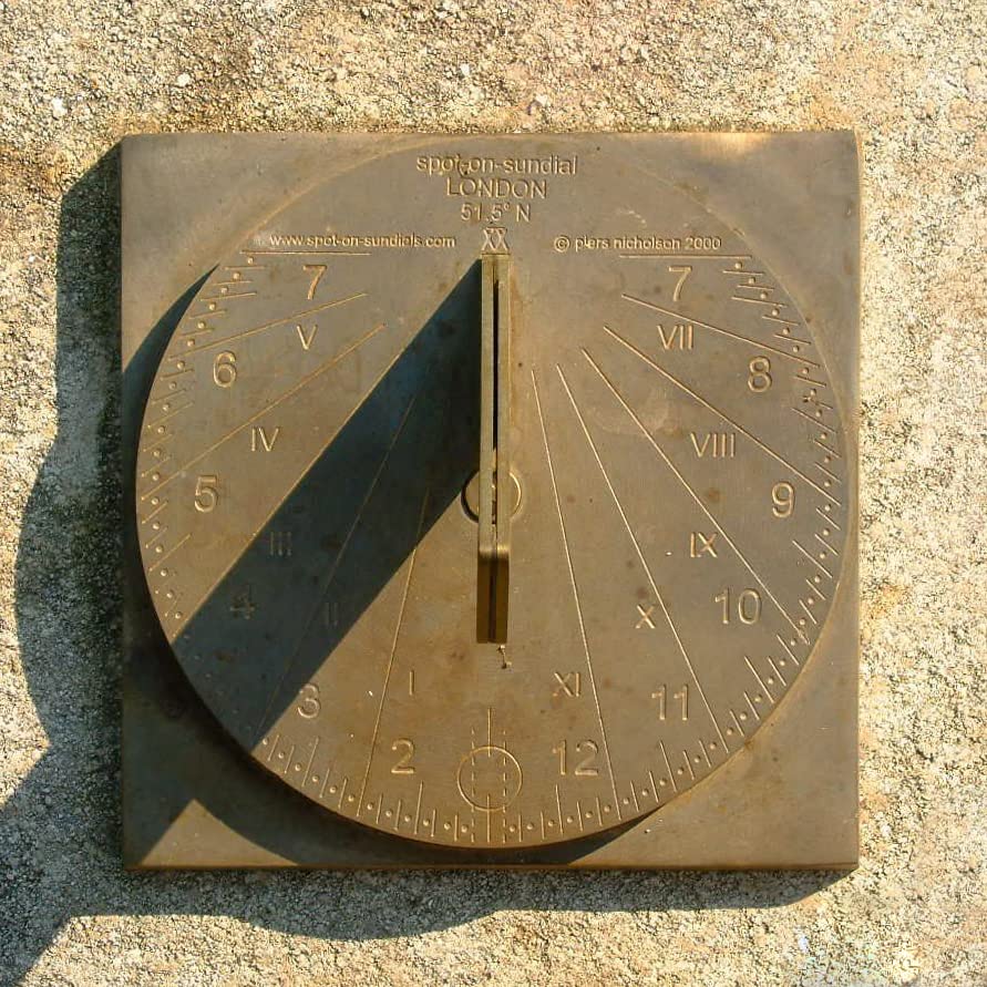 Reloj de sol científico de latón para terrazas y patios modelo Londres 17 cm 7