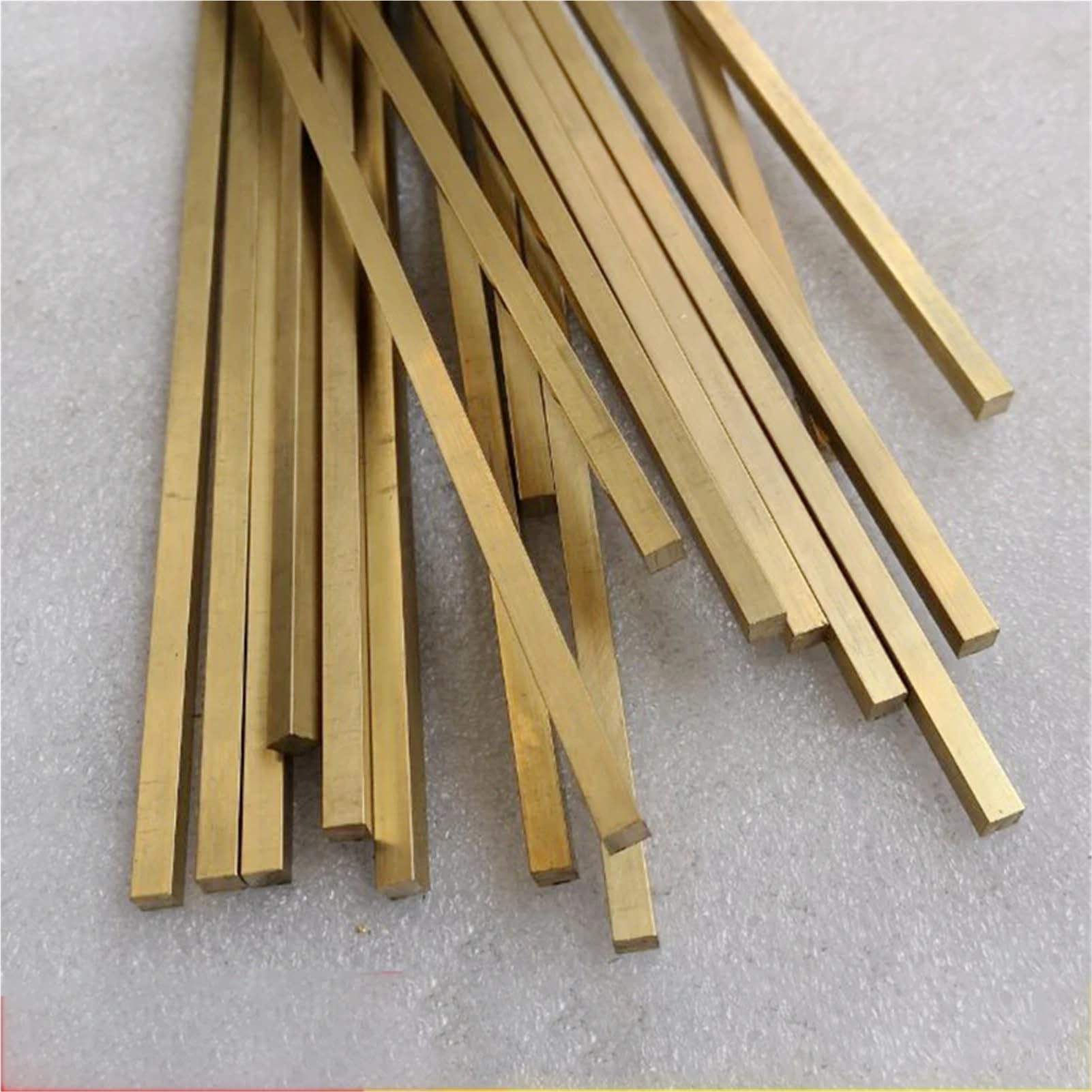 Barra Quadrata in Ottone 9.5x9.5x500mm Barre Solide