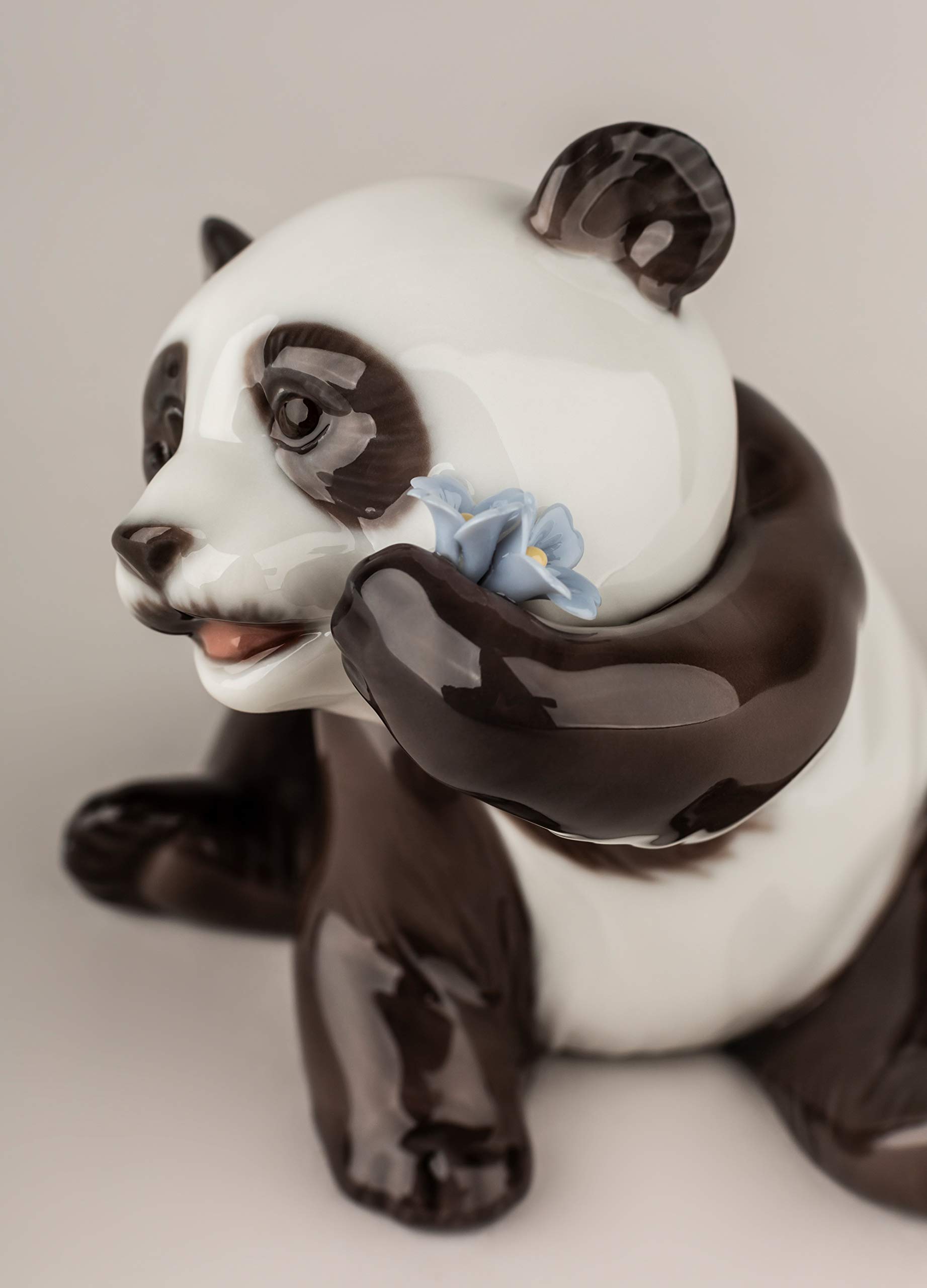 Amazon.co.jp: Lladro A Happy Panda 磁器製置物 : Home & Kitchen