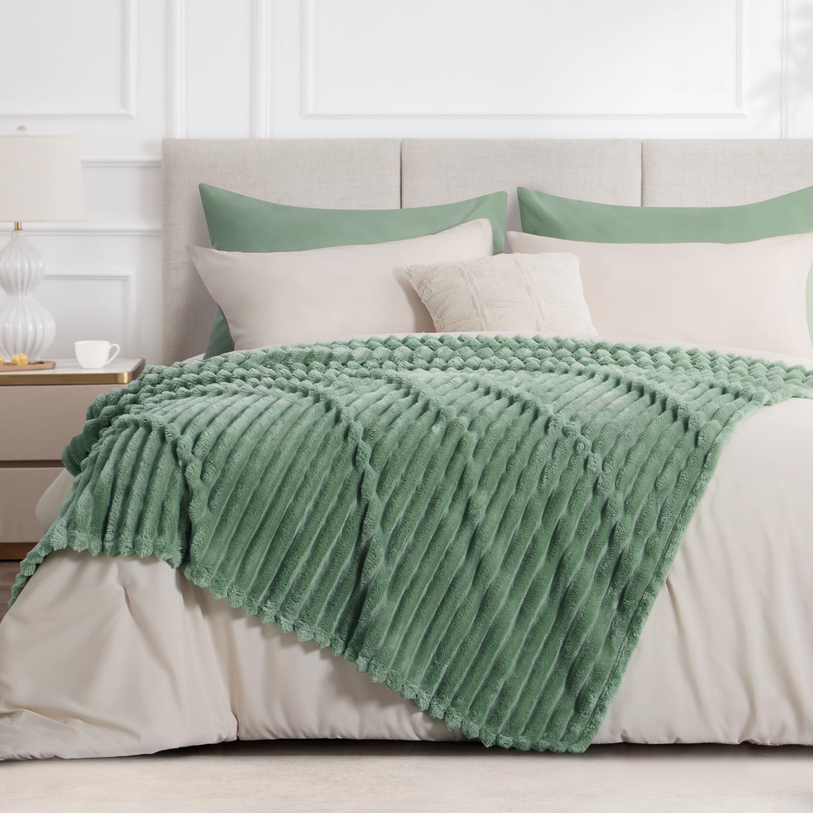 RUIKASI Fleece Throw Blanket for Sofa - Image 3