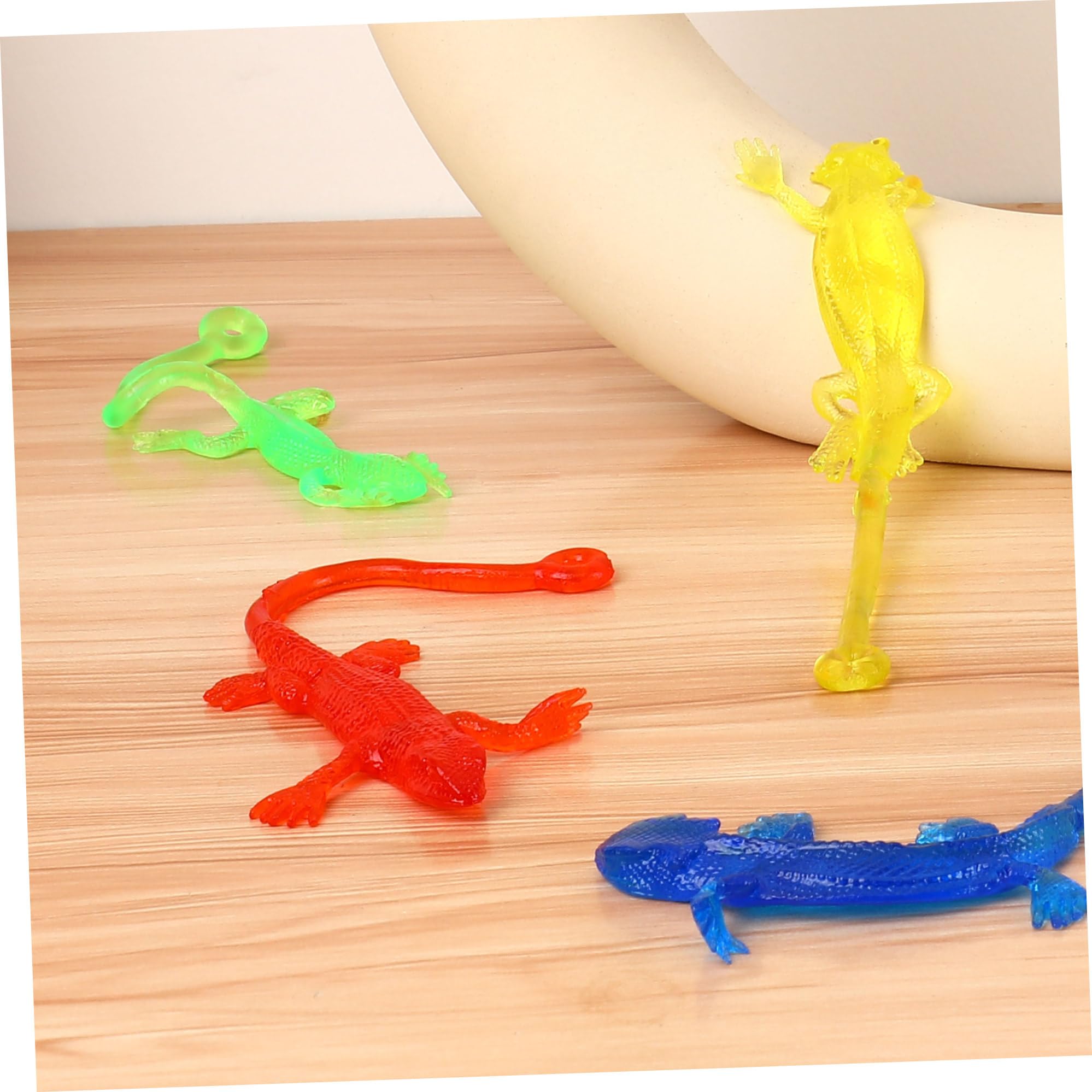 NUOBESTY Stretchy Lizard Toy: 24pcs Sticky Lizard Rubber Lizard Toys Kids Sticky Gecko Lizard for Party Favors Halloween - Image 3