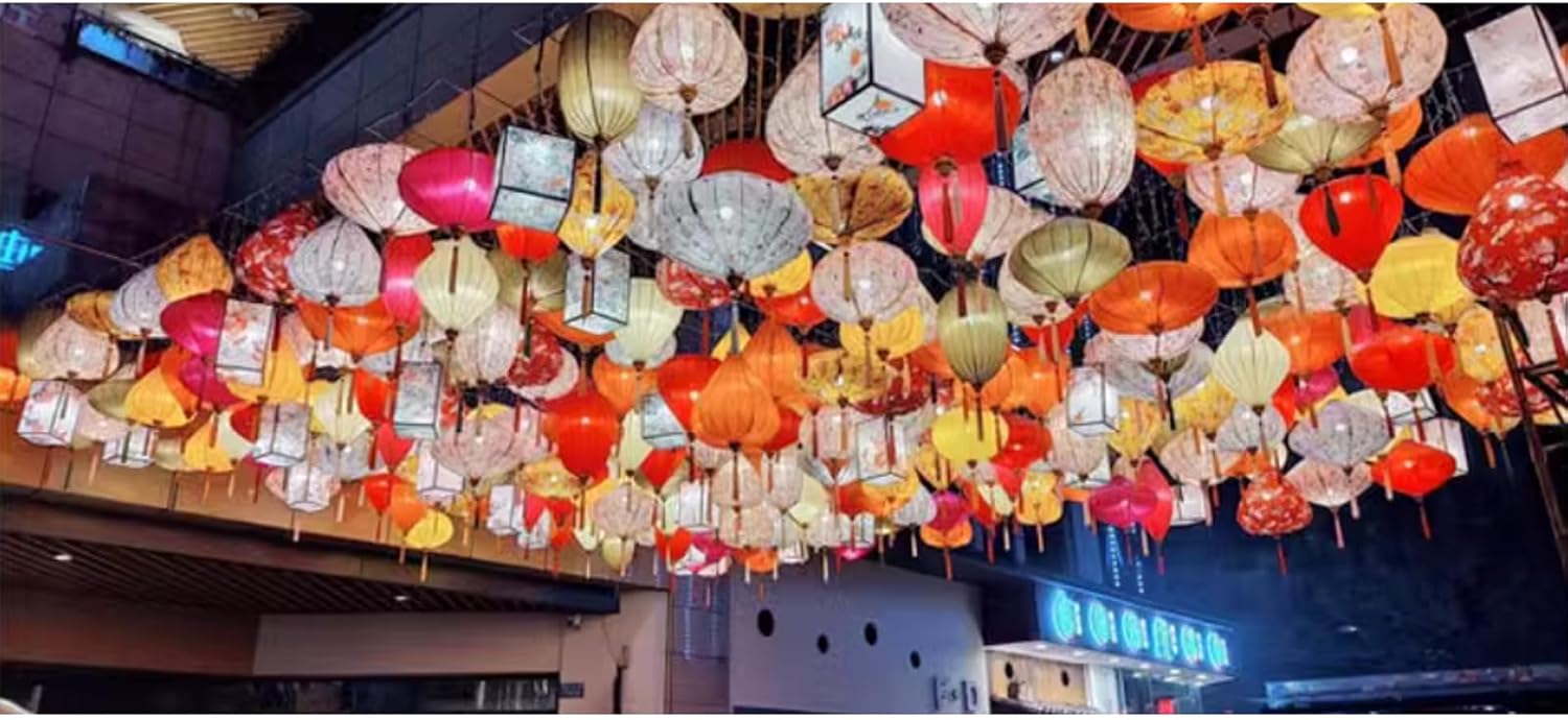 Linterna Chinese Silk Lantern Traditional Oriental Tie-Dyed Hanging Lantern with Tassel Retro Lunar New Year Oval Lantern for Indoor Outdoor Party Garden Farol
