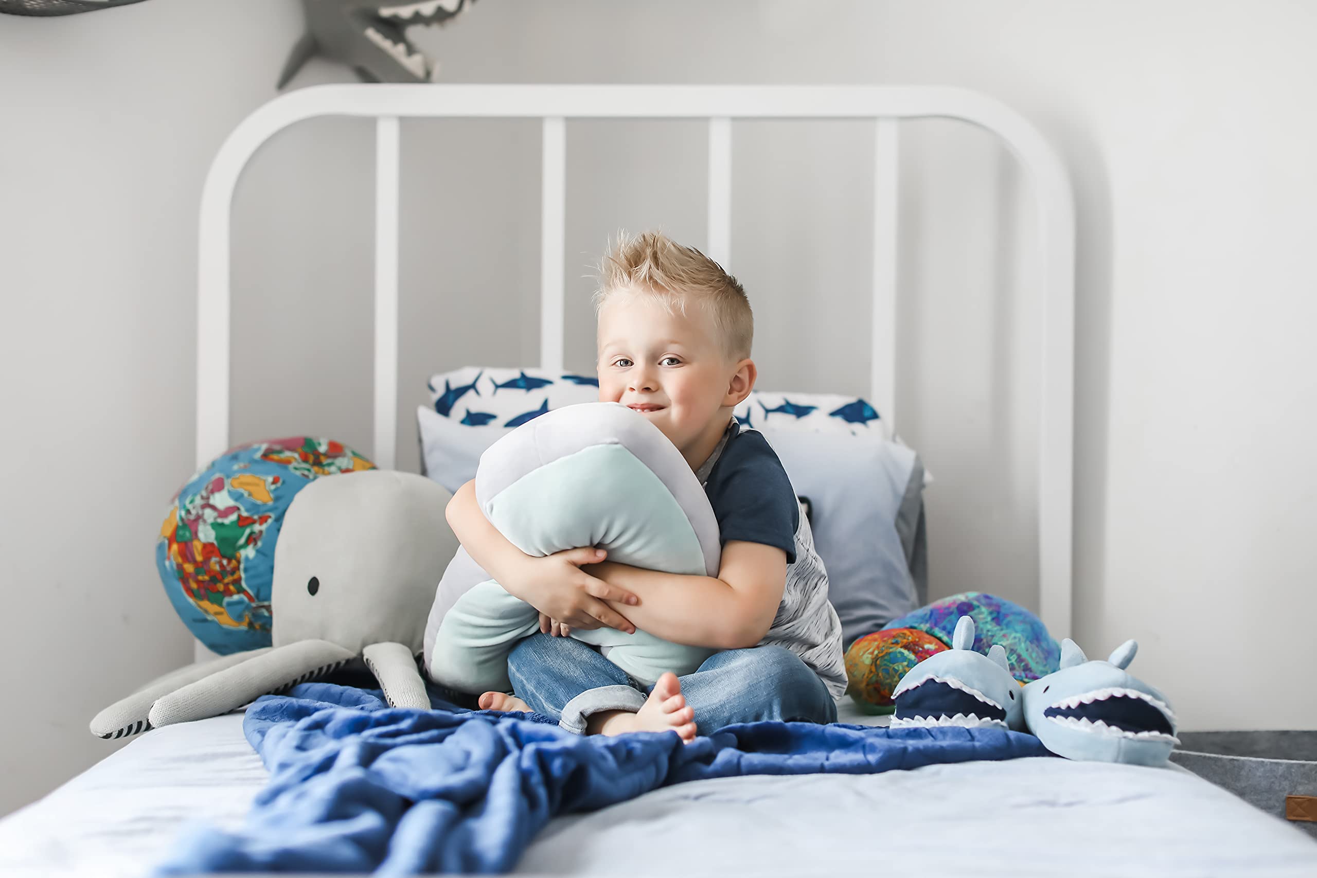 Amazon.co.jp: ALPHA PLUSH ぬいぐるみ 文字「A」型枕 ソフト