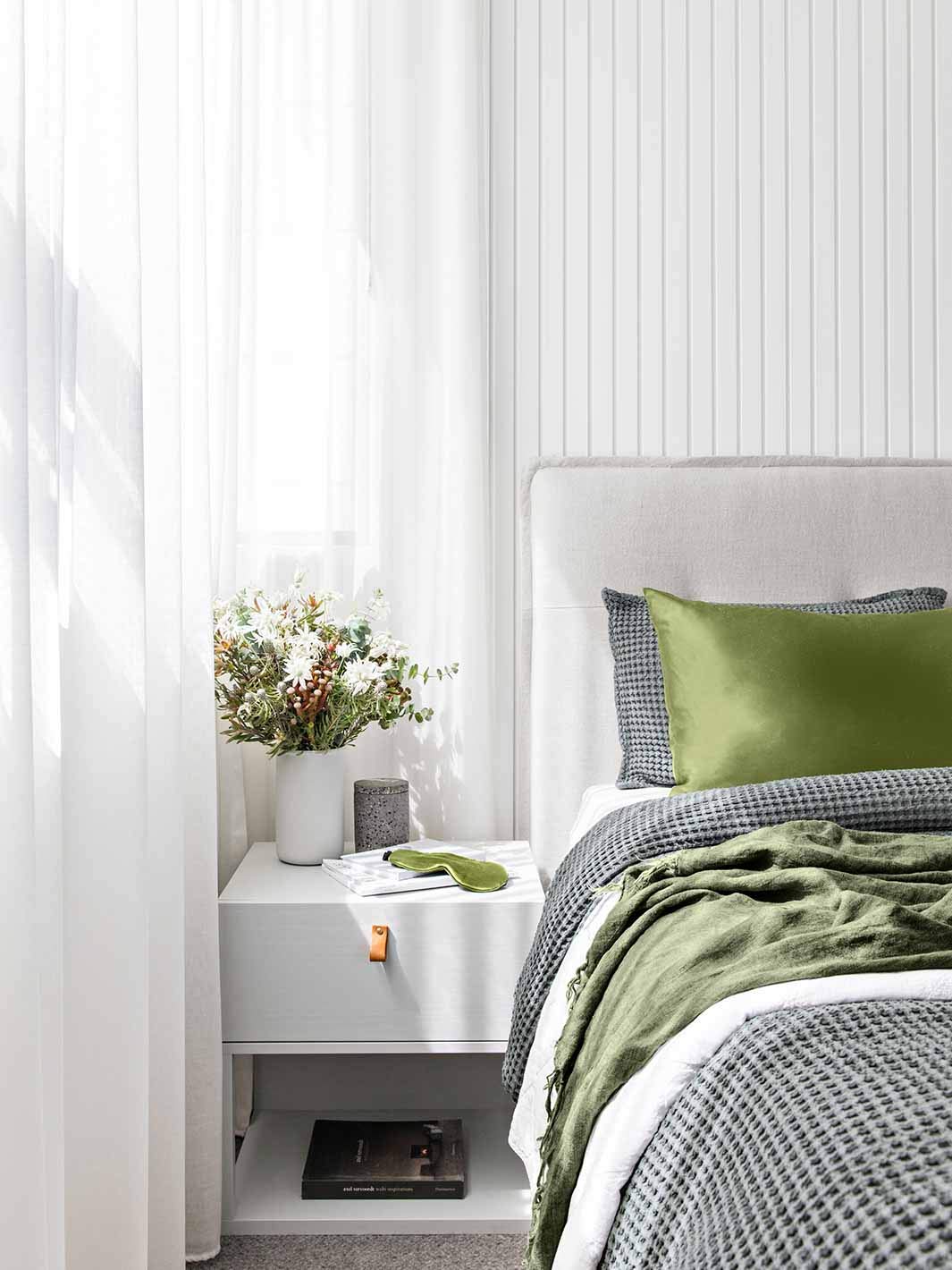 25 federe in pura seta di gelso al 100%, 2 pezzi, colore verde oliva | previene l'invecchiamento precoce e le pieghe del sonno sgradevoli | Riduce le rotture e le doppie punte.
