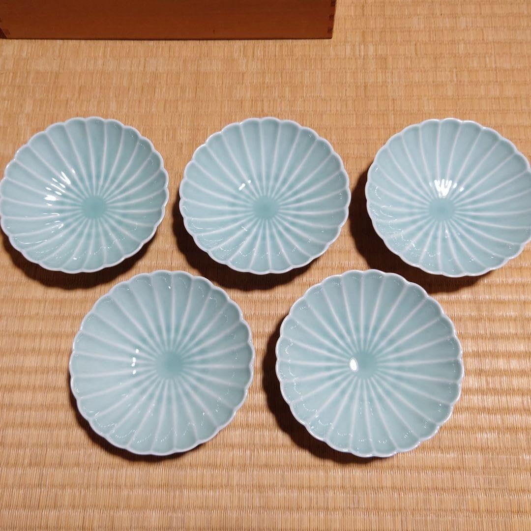 有田焼 波型小皿 5枚セット 木箱付き 宮内庁御用達深川製磁 Amazon.co.jp: 宮内庁御用達 有田焼 深川製磁 小鉢 木箱入り5組セット