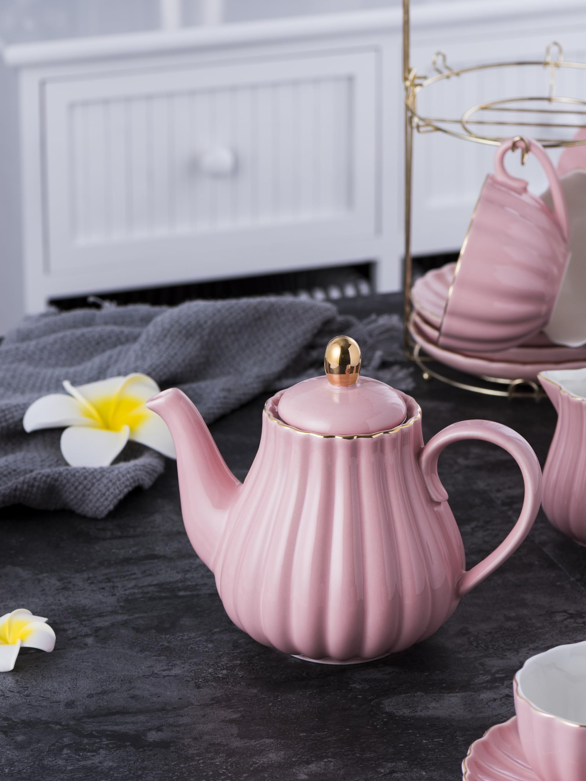 Jusalpha Tetera de porcelana rosa, tetera de cerámica con infusor extraíble de acero inoxidable, tetera de hojas florecientes y sueltas, decoración del hogar, 28 onzas (rosa, 28 onzas)