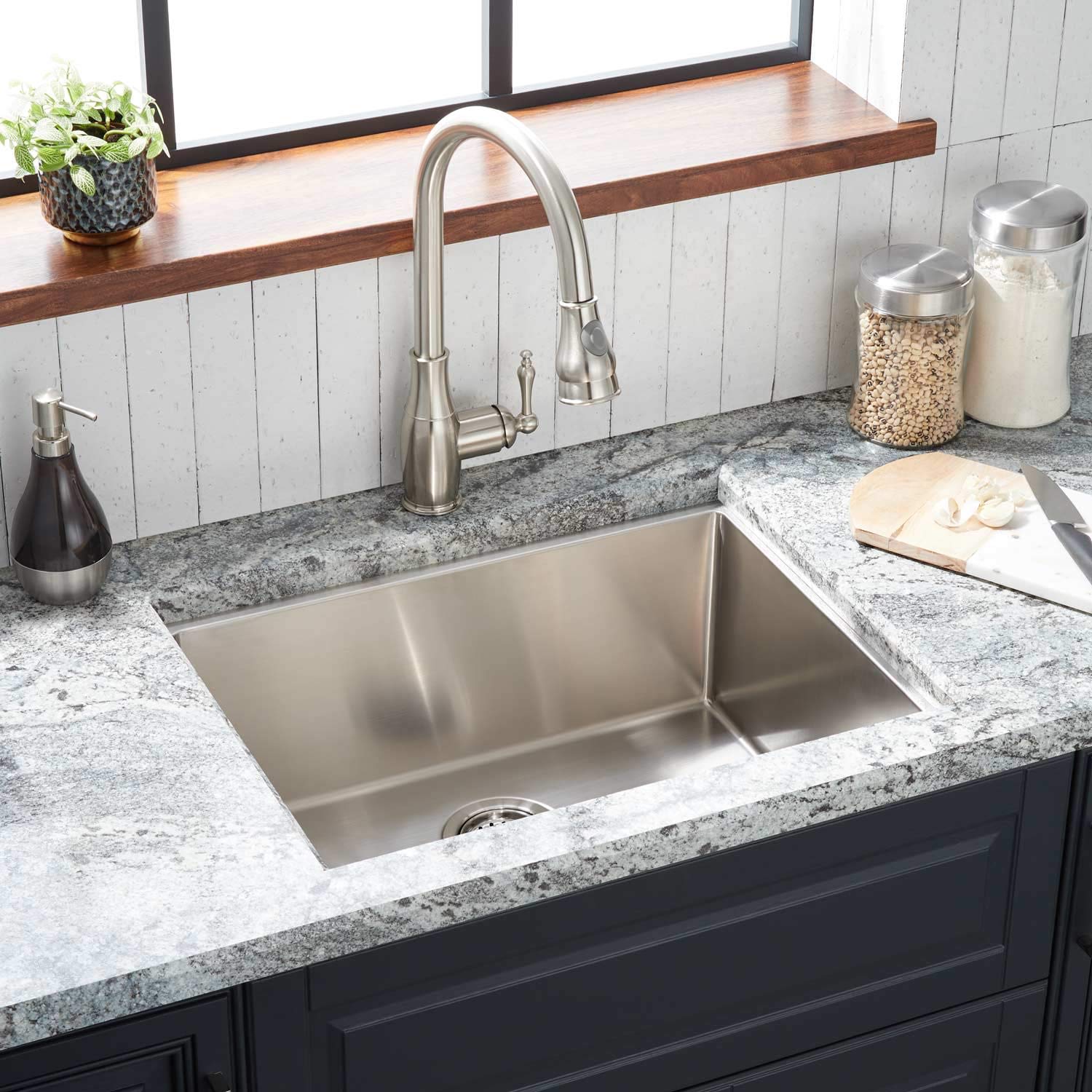 Signature Hardware 448364 Ortega 24