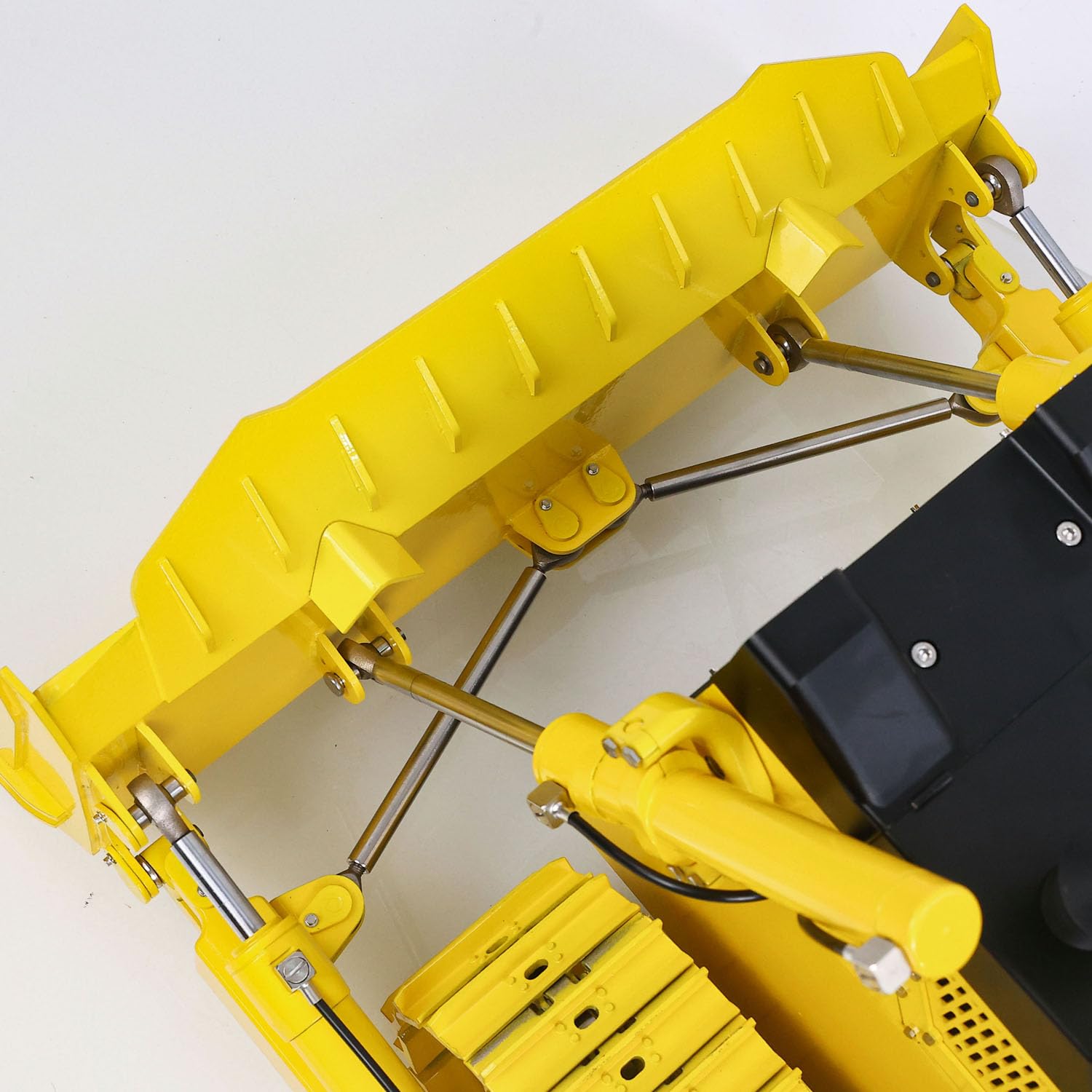 TOUCAN RC HOBBY Metallo 1/12 RC Bulldozer idraulico D155AX RTR Heavy Dozer Modello 7 Way Valve 1.0L Pompa Olio 5 Aratri Radio Master TX15 Batteria Radio