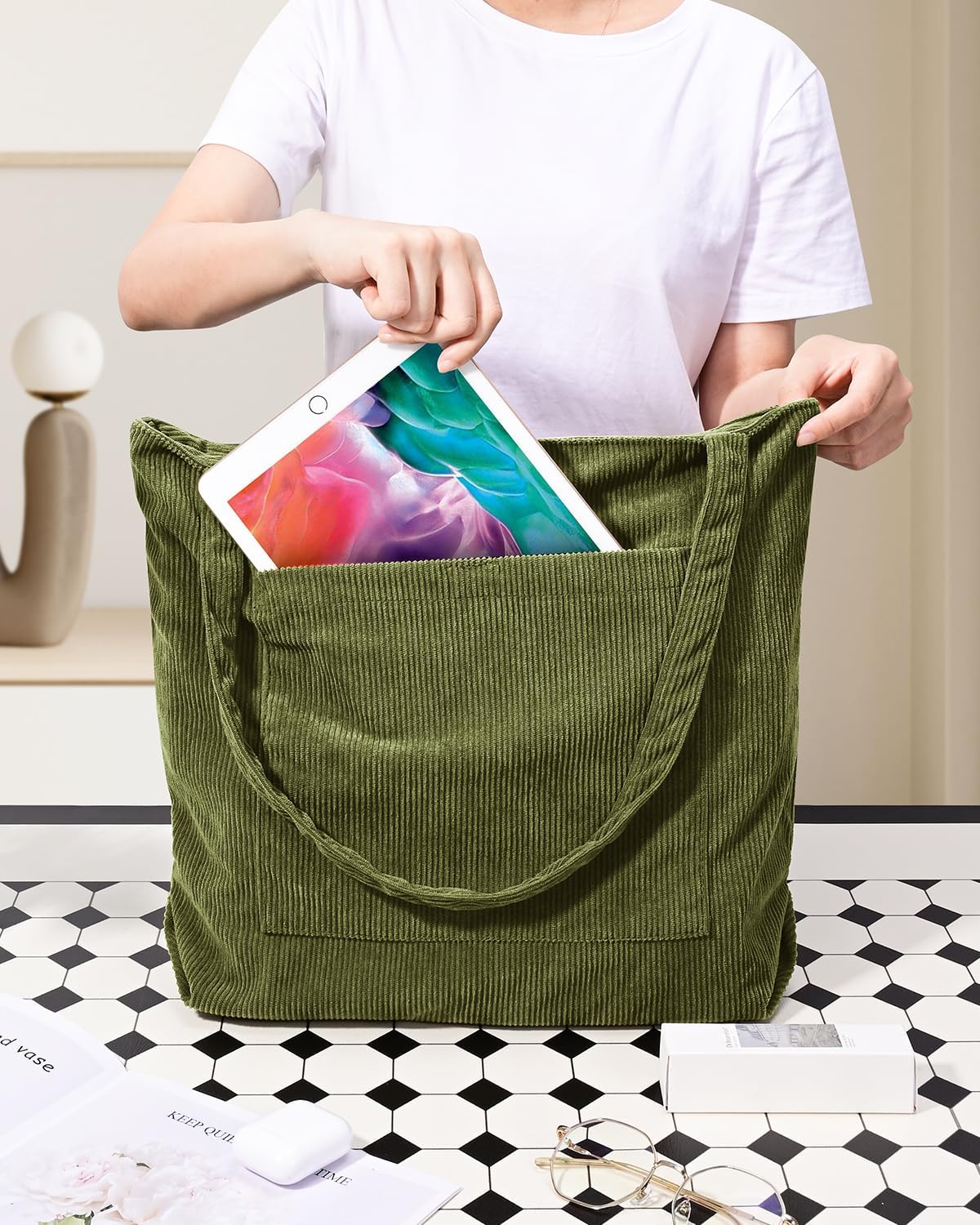 Iioscre Corduroy Tote Bag for Women,Hobo HandBags with Zipper,Large Capacity Casual Shoulder Handbags with Inner Pockets - Image 3