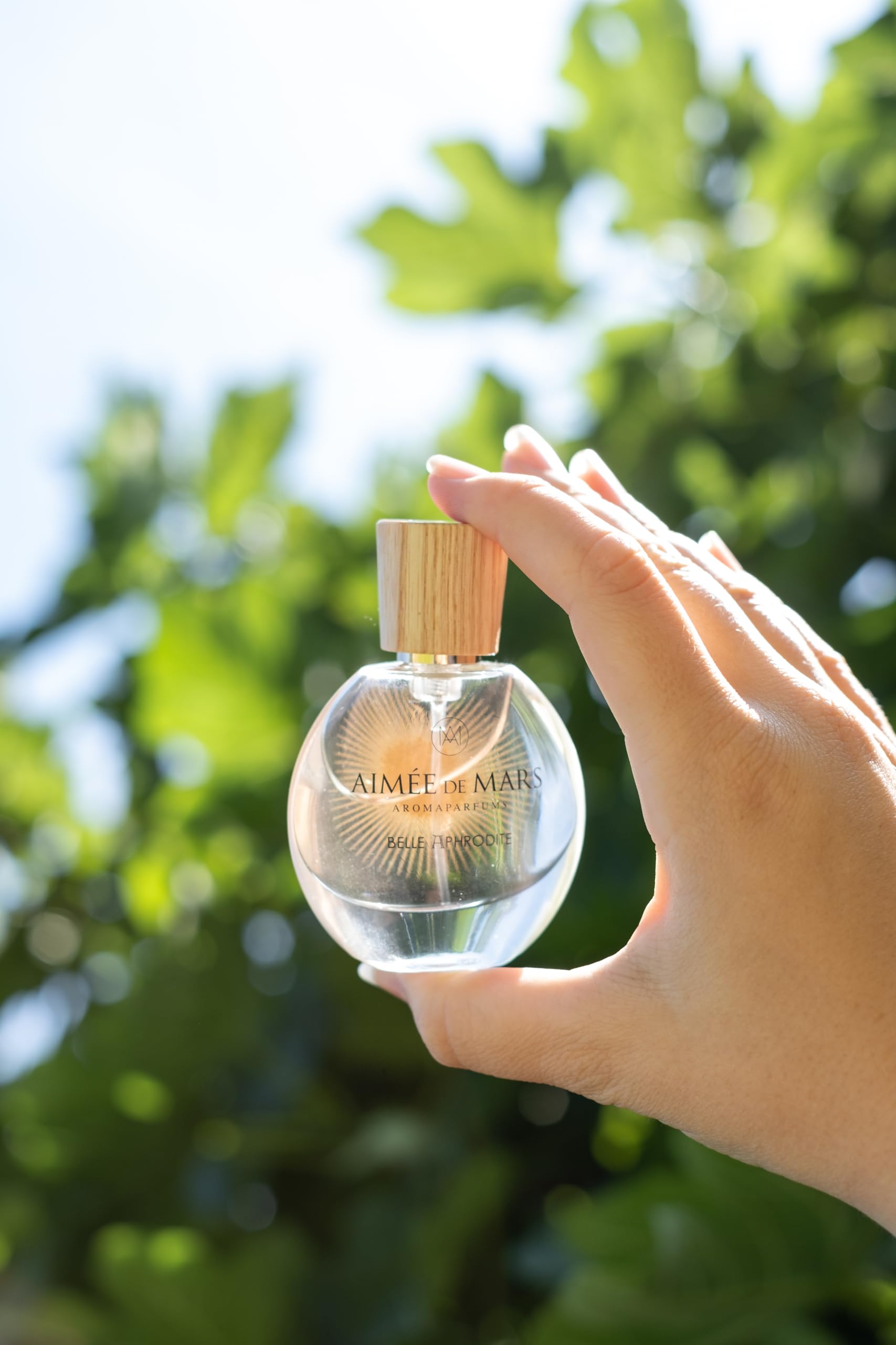 Aimée de Mars - Belle Aphrodite - Naturalna woda perfumowana w 100% z naturalnego pochodzenia - naturalny zapach dla kobiet, Gourmand, owocowy - 30 ml - Zakres