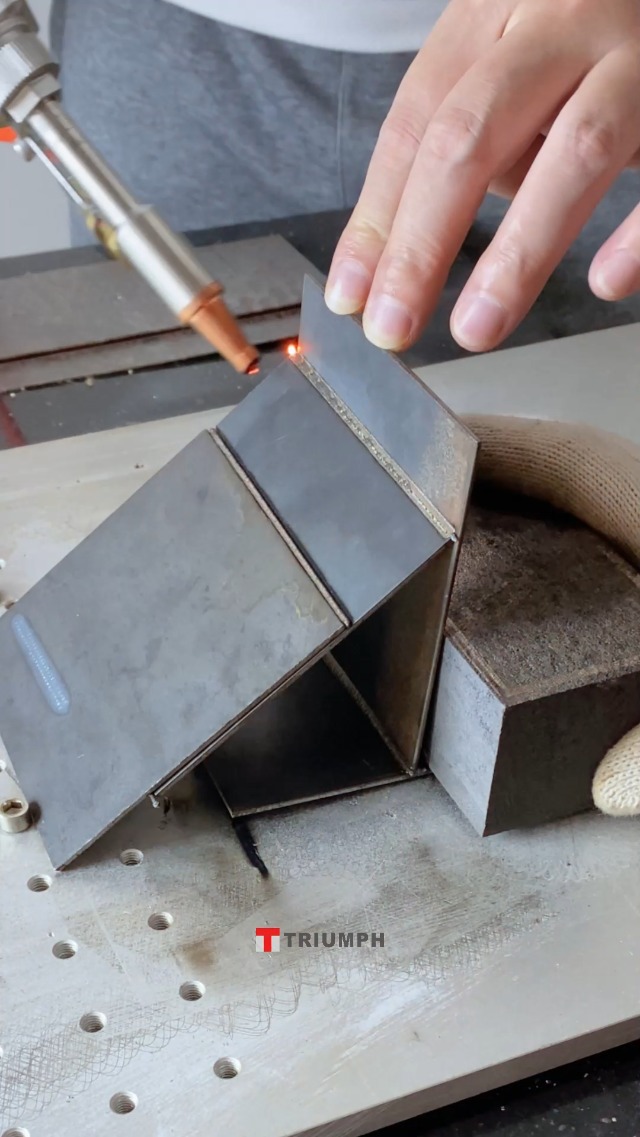 Triumph 2000W 4 in 1 Integrated Fiber Laser Welding cleaning rust