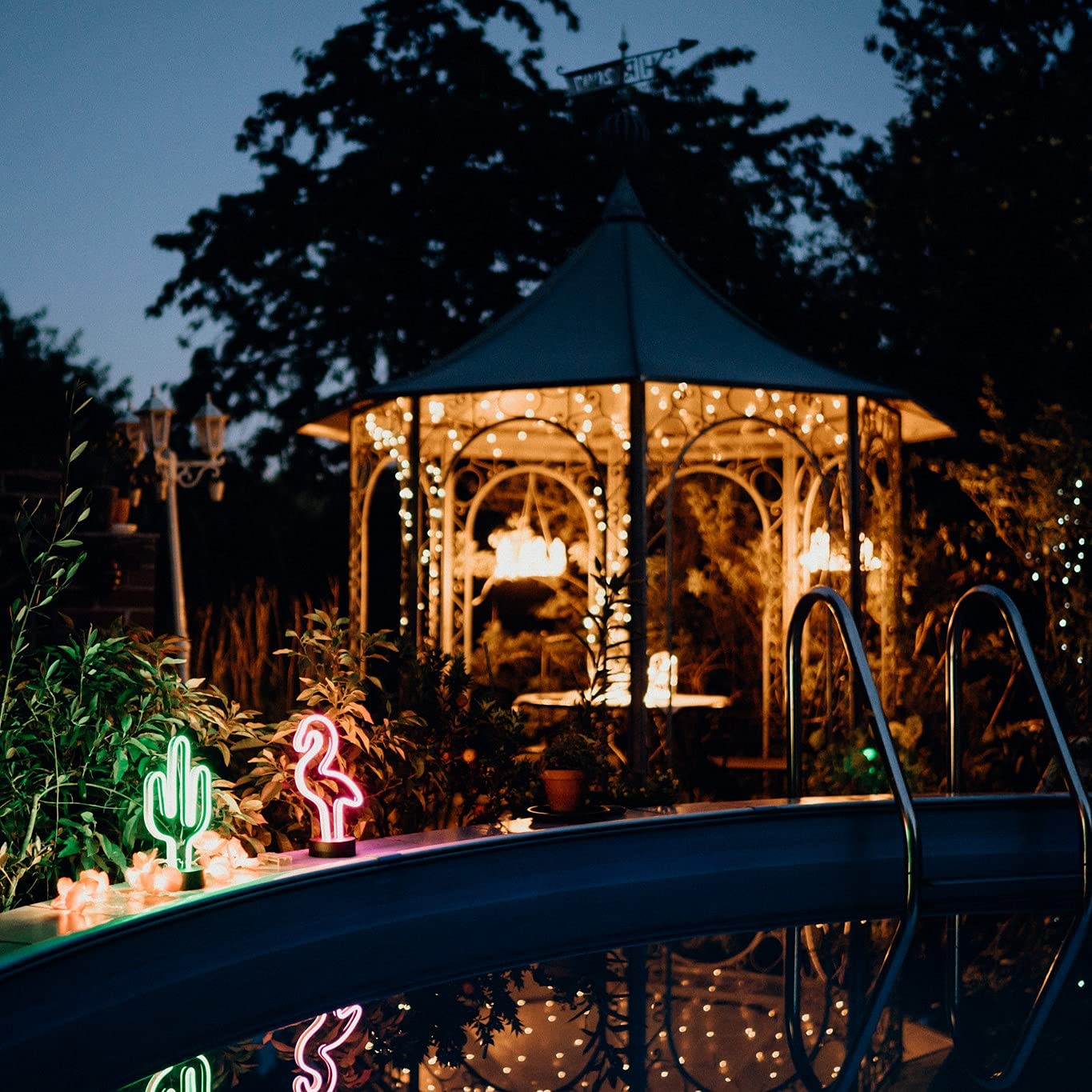 hellum-Lichternetz außen Buschbeleuchtung 200 warm-weiße/bunte (umschaltbar) LED 3x1,5m mit Timer für Balkon Hauswand Pavillon Garten für Party Weihnachten Hochzeit, 59 lm, für Innen + Außen 577051
