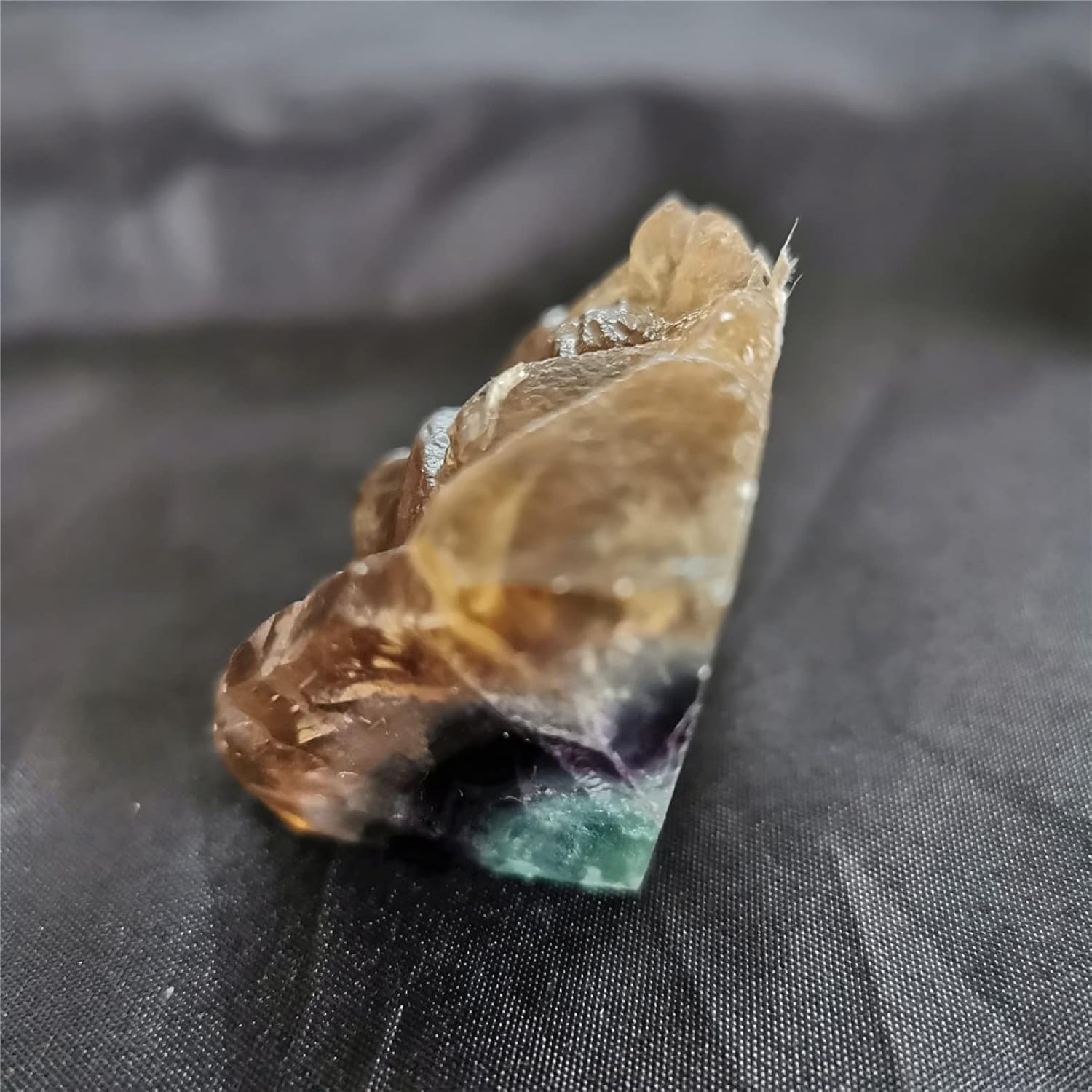AAKOMA 1pcs Natural Green Fluorite Specimen Crystal Stones and Crystals Home Fish Tank Decoration