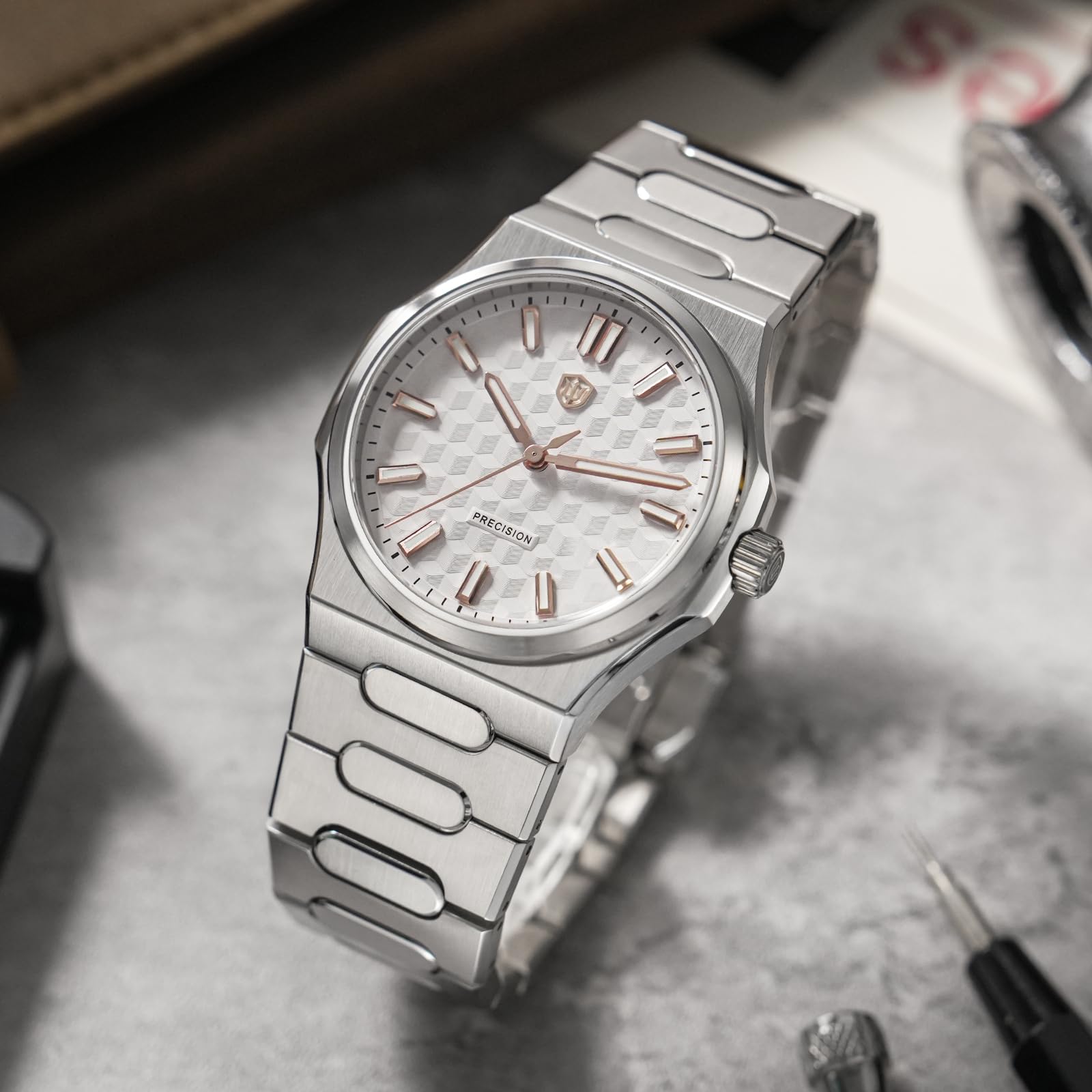 watchdives 39 mm WD0016 MUSOU Schwarz Ultra-Lichtabsorbierendes Zifferblatt WD0016B Quadratisch-Facettiertes Zifferblatt Original Design Herren Uhr, Japan VH31 Sweep Second Quarzuhr Armbanduhr