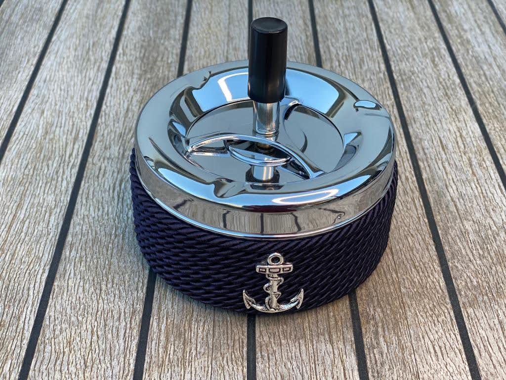 Posacenere a Pressione Antivento in Acciaio e Cima Nautica Blu Navy - Design Elegante, Ideale per Barca, Yacht o Arredamento di Casa - Resistente agli Agenti Atmosferici - Made in Italy - La Gomena