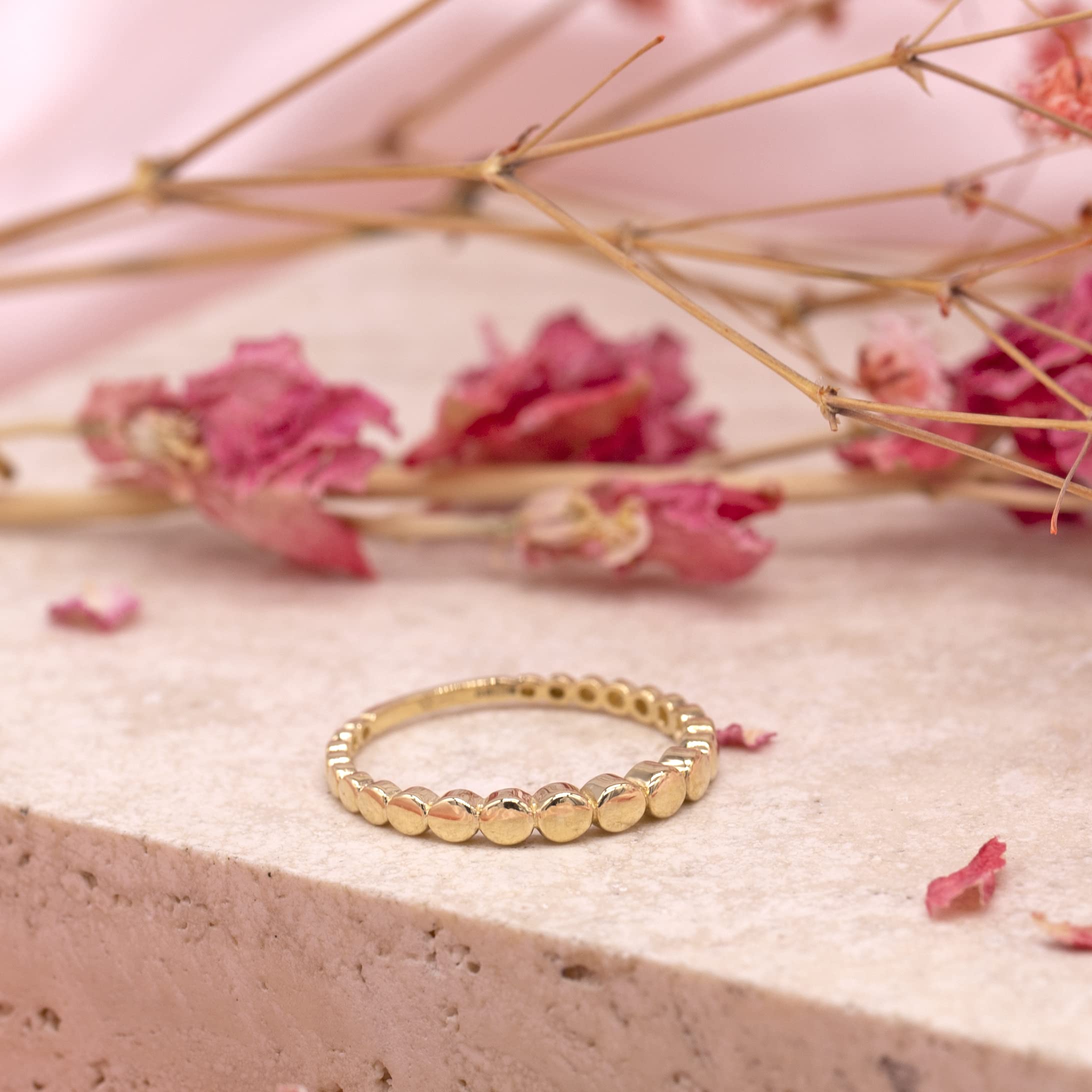CARISSIMA Anillo de mujer en Oro Amarillo de 9 quilates con círculos pulidos en diferentes tamaños