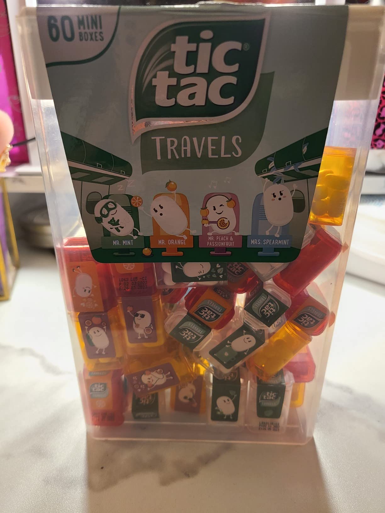 新品tic tac TRAVELS 60個入り Amazon.com: TIC TAC Box with 60 Mini Boxes (Mint, Orange