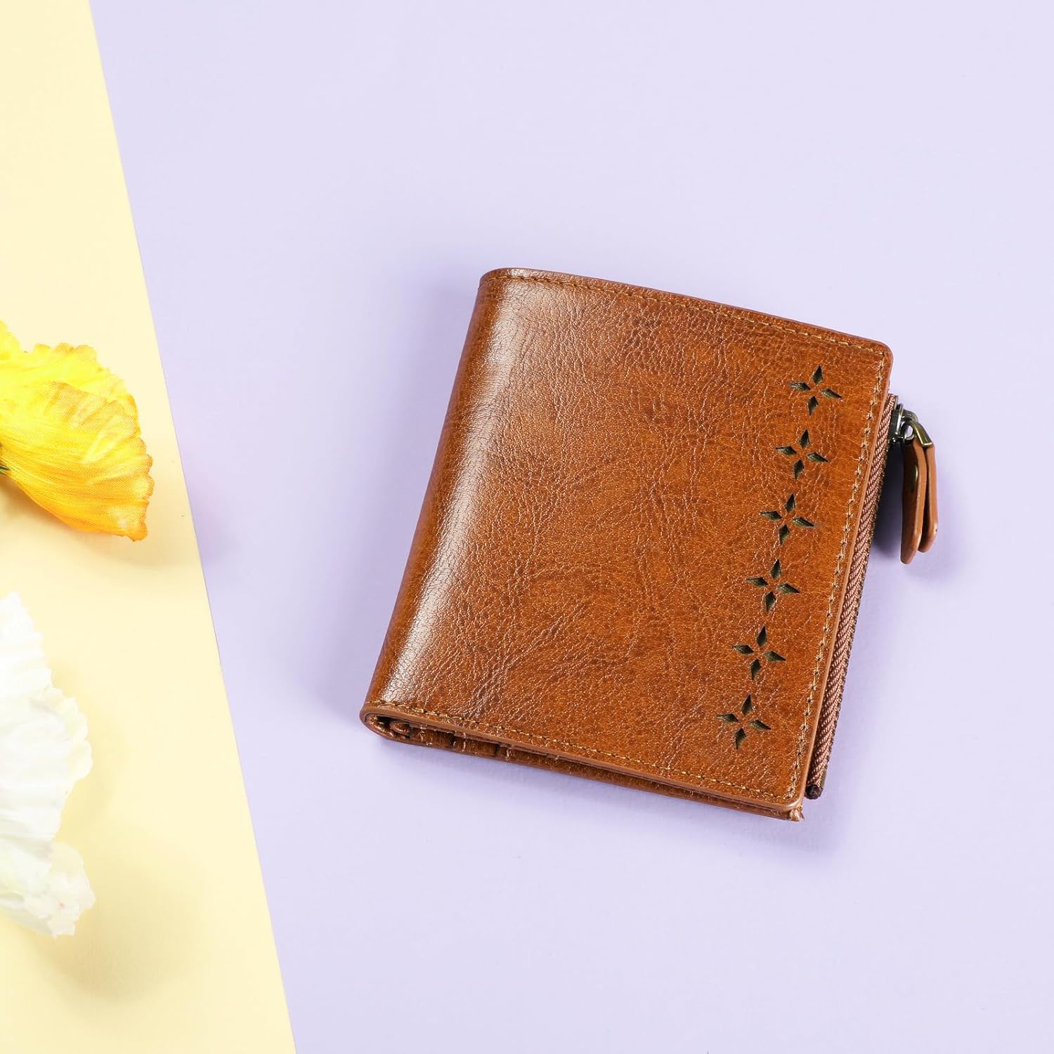 Lavemi Ultra Thin Small Compact Leather Womens Girls Wallets RFID Blocking Credit Card Holder for Women - Image 5