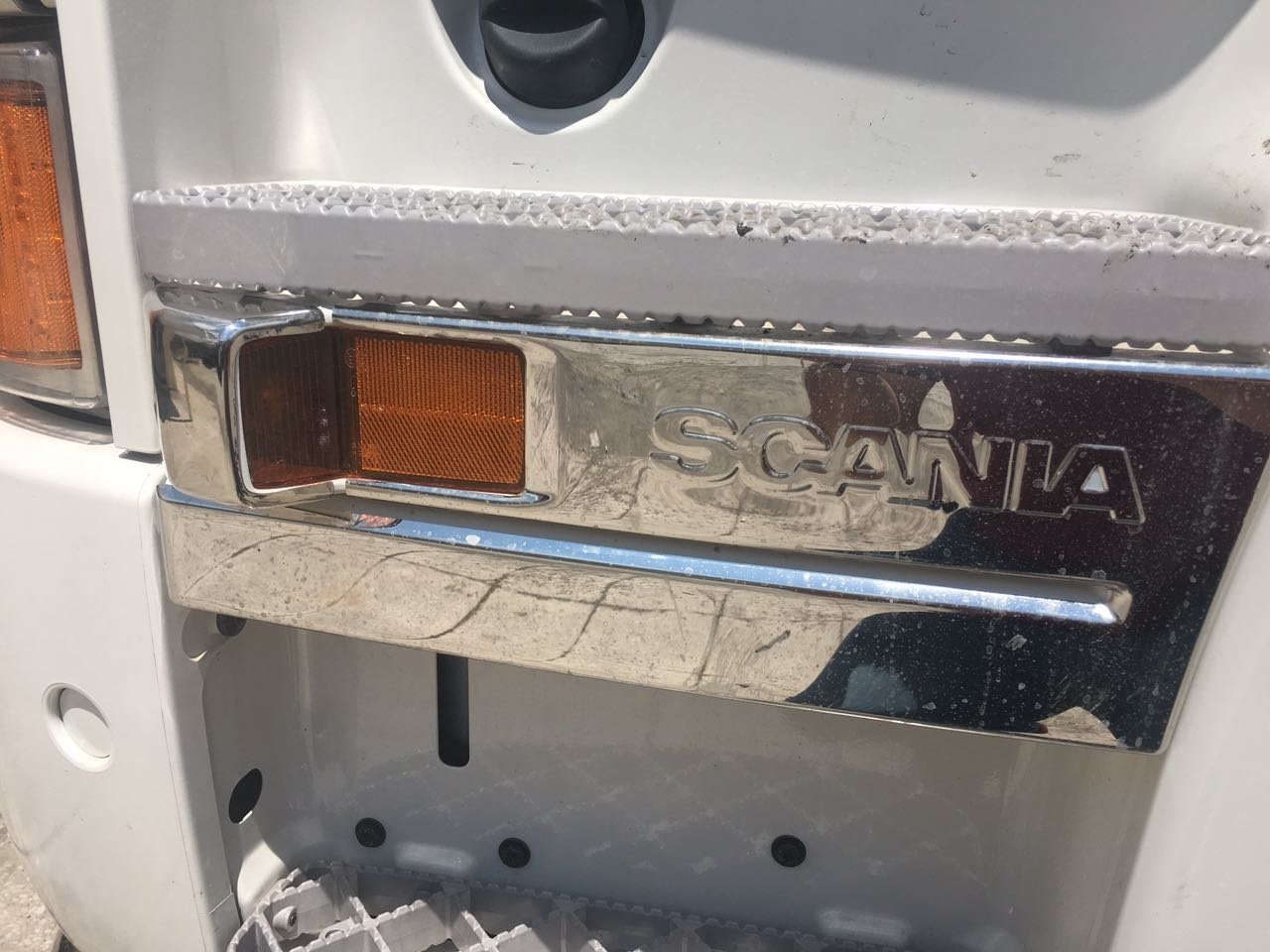 4 embellecedores para peldaños de acero inoxidable y para luces intermitentes laterales, para Scania