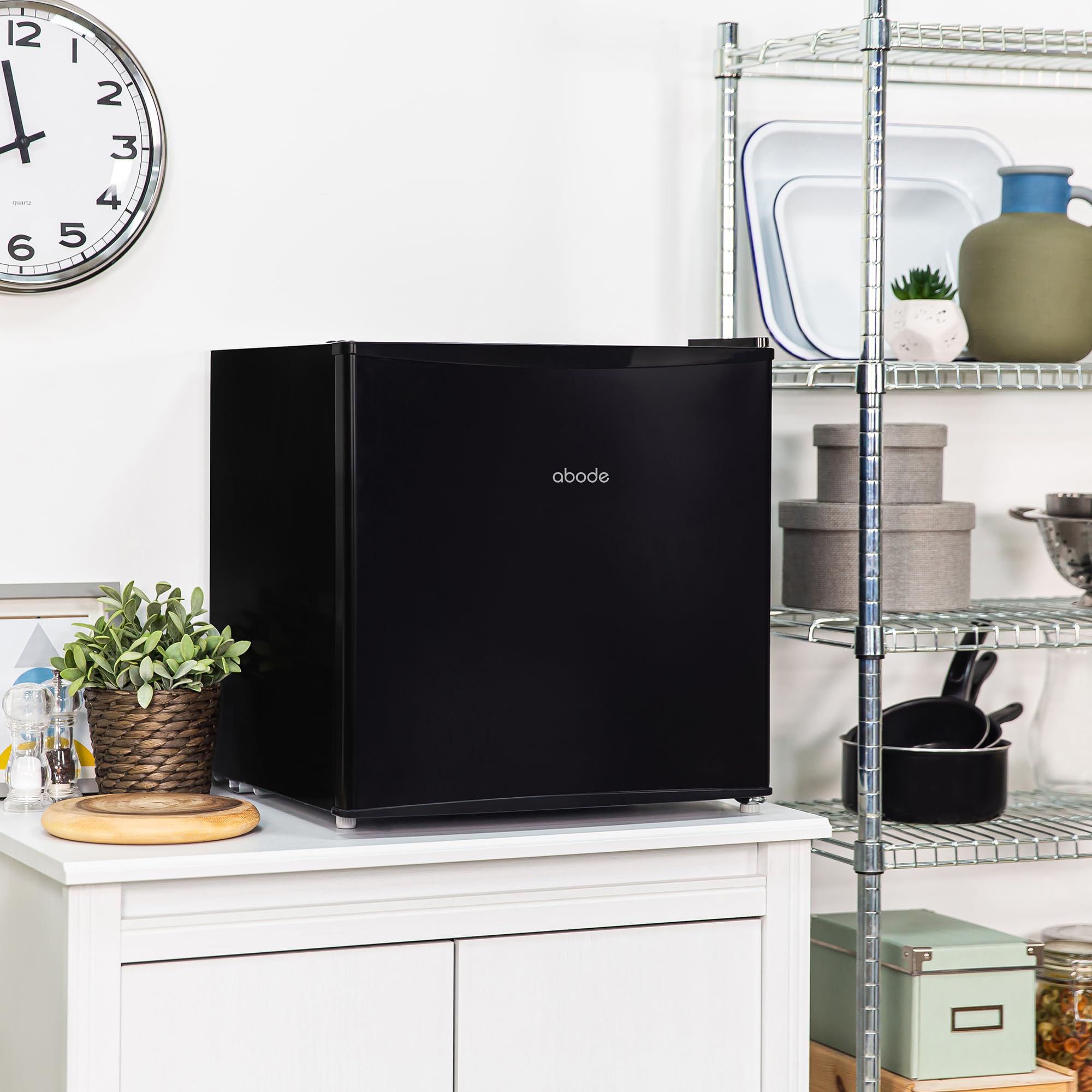 Abode Table Top Mini Fridge Black Freestanding 43 Litre Capacity with Reversible Door & Ice Box, Adjustable Feet & 1 Wire Shelf ATTF0E1B (Black) — view 3