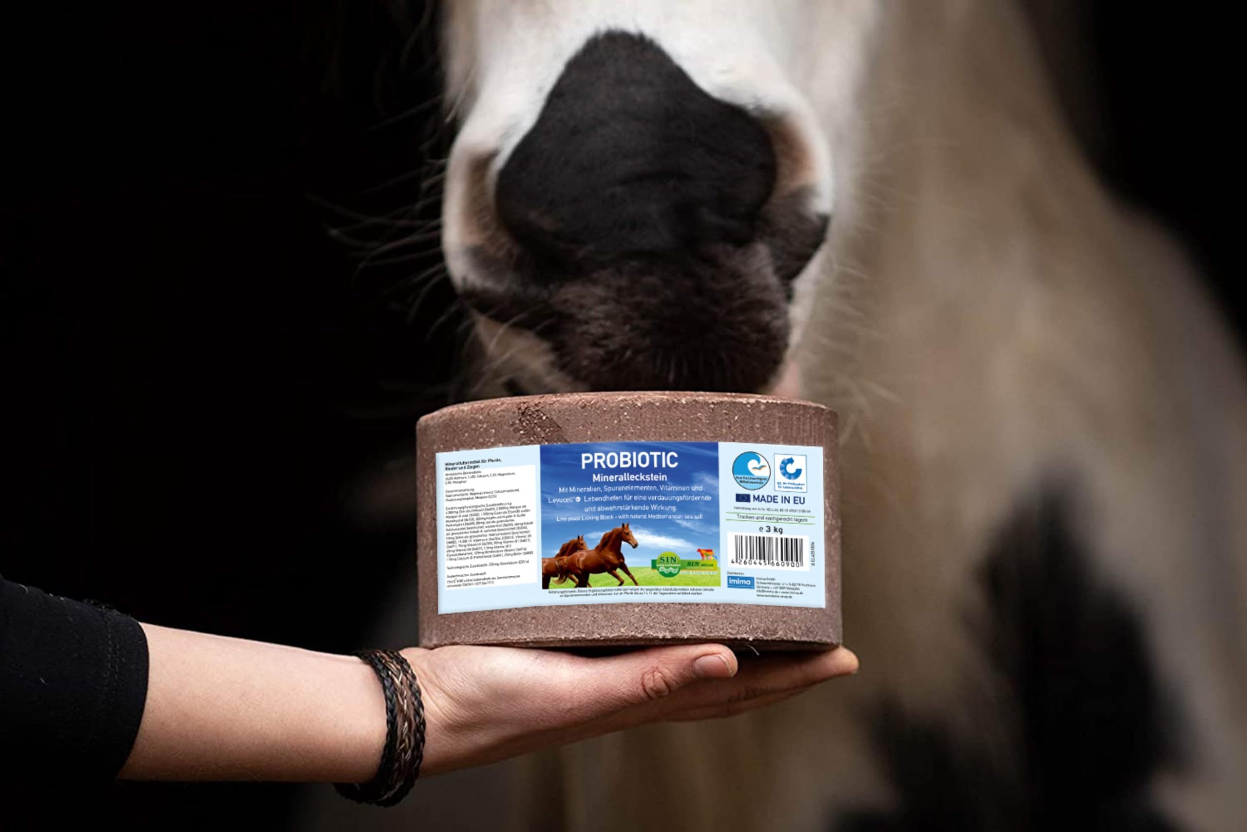 Mineral Lick Horse PROBIOTIC Salt Lick Set 4 x 3kg - Pietre per leccare il sale per cavalli, capre, selvaggina e bovini - Pietra minerale per leccare il sale