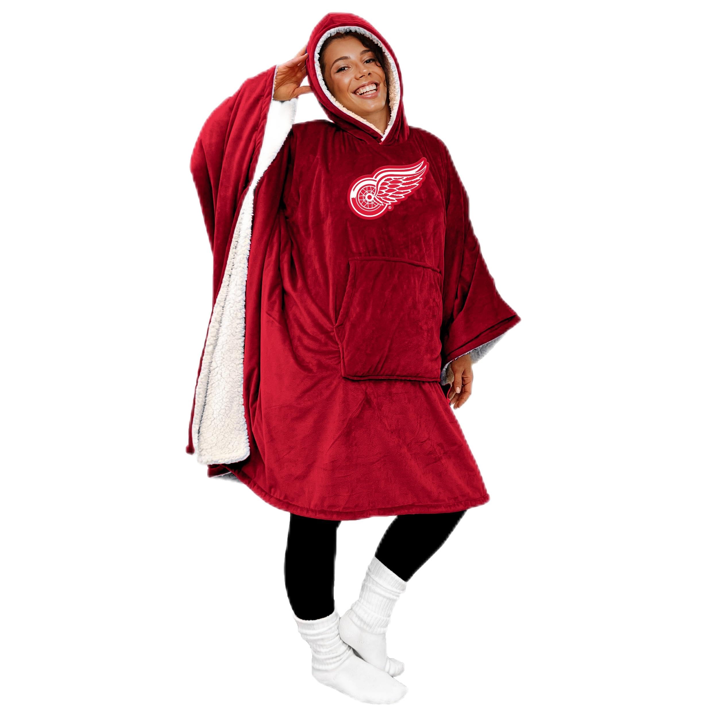 NHL Detroit Red Wings Team Color Bloncho w/Logo Patch & Sherpa