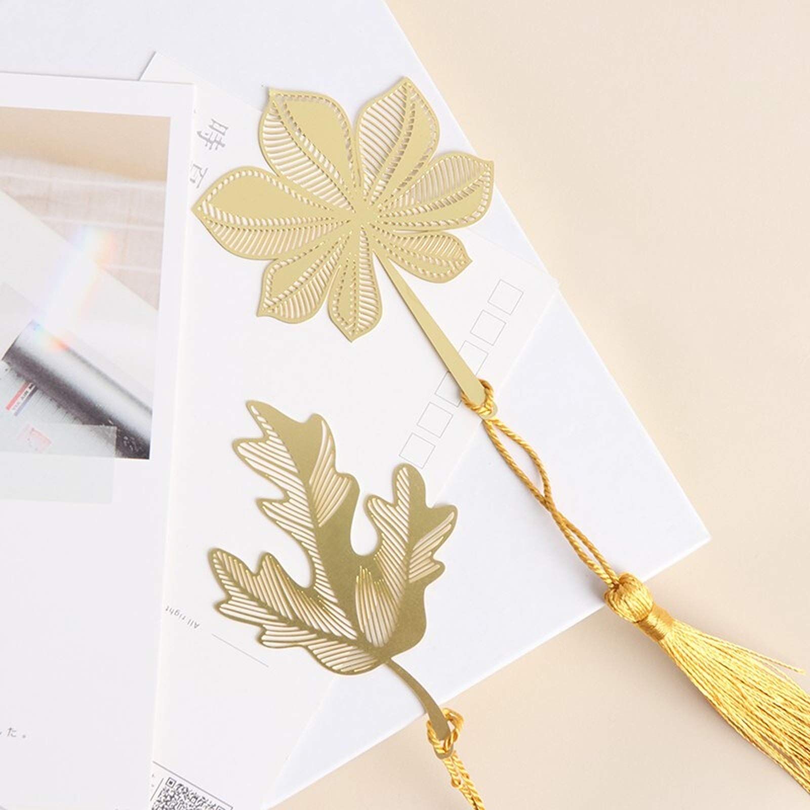 Lesezeichen 4 Stück Metallblatt Leafzeichen Geschenkbox Set, Kreatives Metall Antike Lesezeichen Goldenes Hohl Exquisite Lesezeichen mit Quaste Buch Markierungen