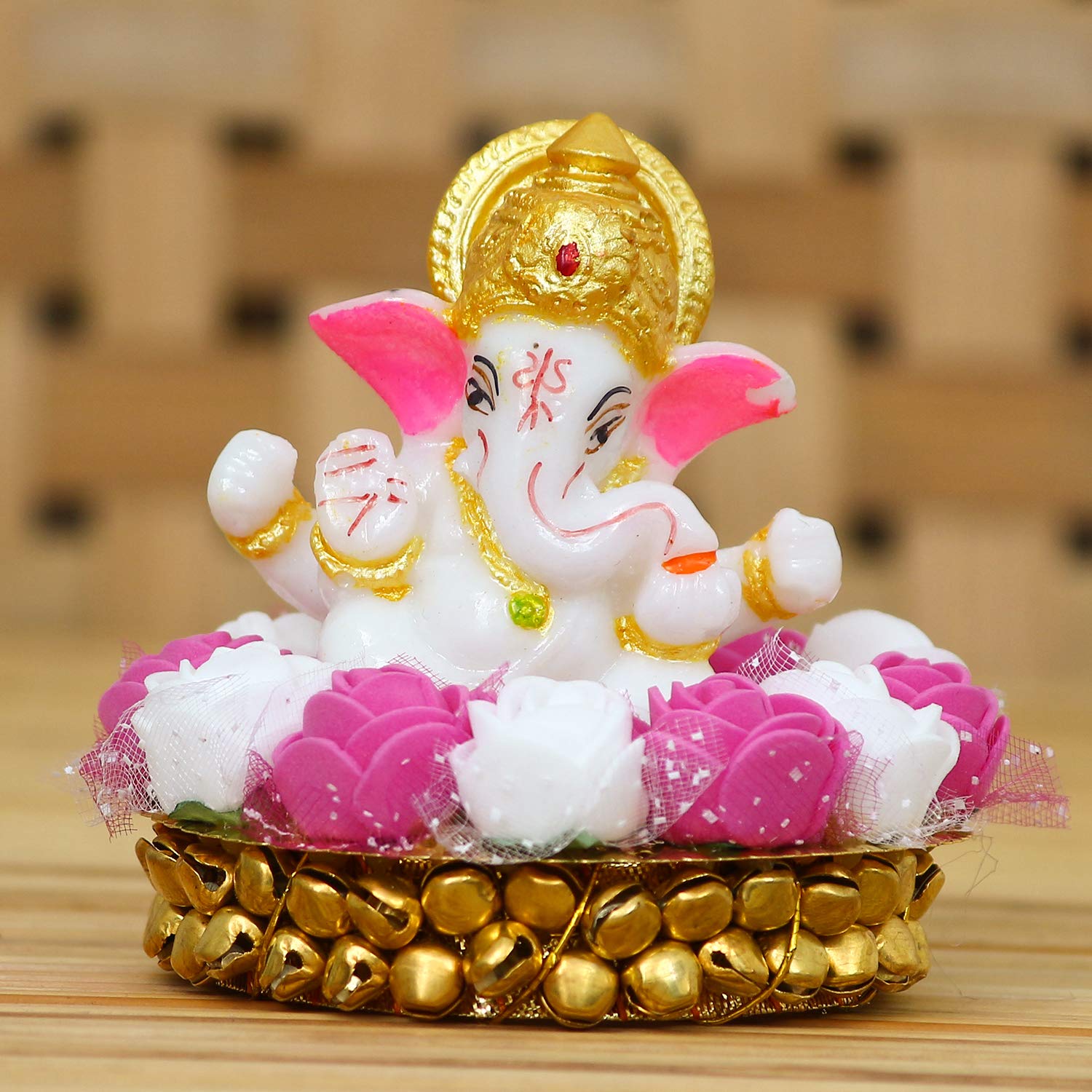 eCraftIndia Lord Ganesha Idol On Decorative Handcrafted Plate with Pink and White Flowers