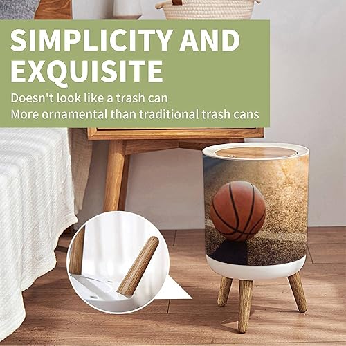Miniatura 3 de Cubo de basura pequeño con tapa, pelota de baloncesto en el campo de deportes, estilo de vida saludable y deporte, cubo de basura redondo a prueba