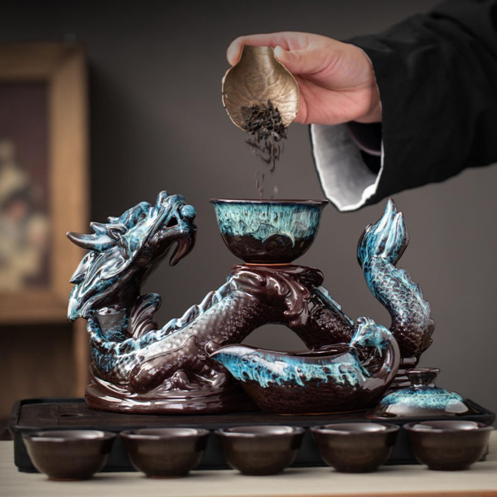 Chiński zestaw do herbaty Gongfu – ceramiczny czajniczek z zaparzaczem, 8 filiżanek, półautomatyczny, z motywem smoka do herbaty liściastej