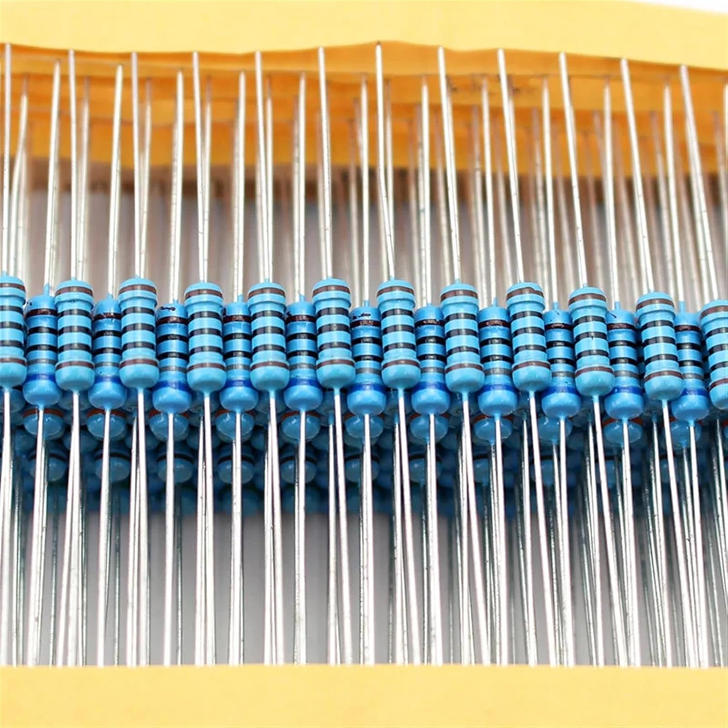 300pcs Resistor Kit 1/2W 1% 30values X 10pcs Metal Film Resistance 0.1~750 ohm 1K-820K ohm 0.5W Assorted Set(1K-820K)